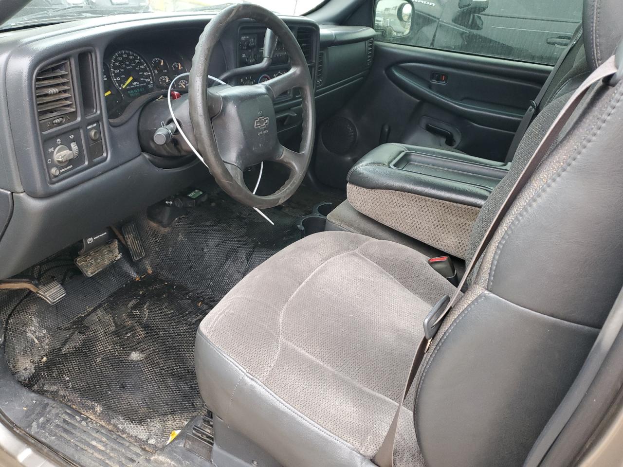 2001 Chevrolet Silverado - Image 8