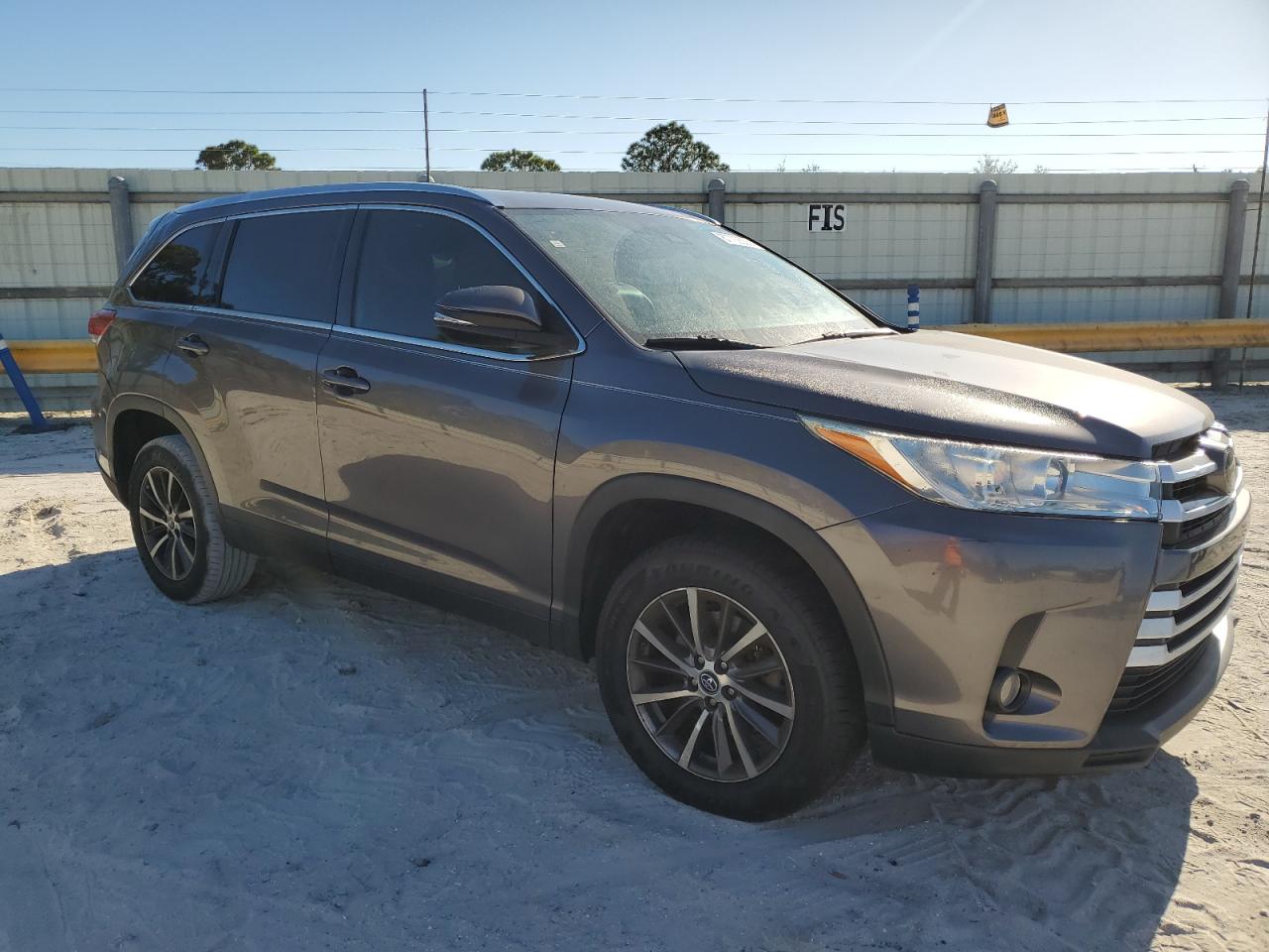2019 Toyota Highlander - Image 4