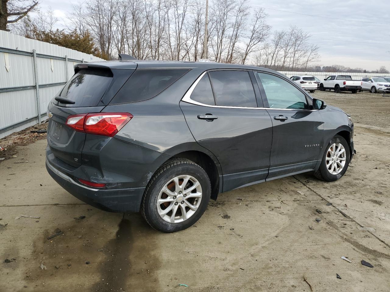 2GNAXJEV9J6229514 CHEVROLET EQUINOX 2018