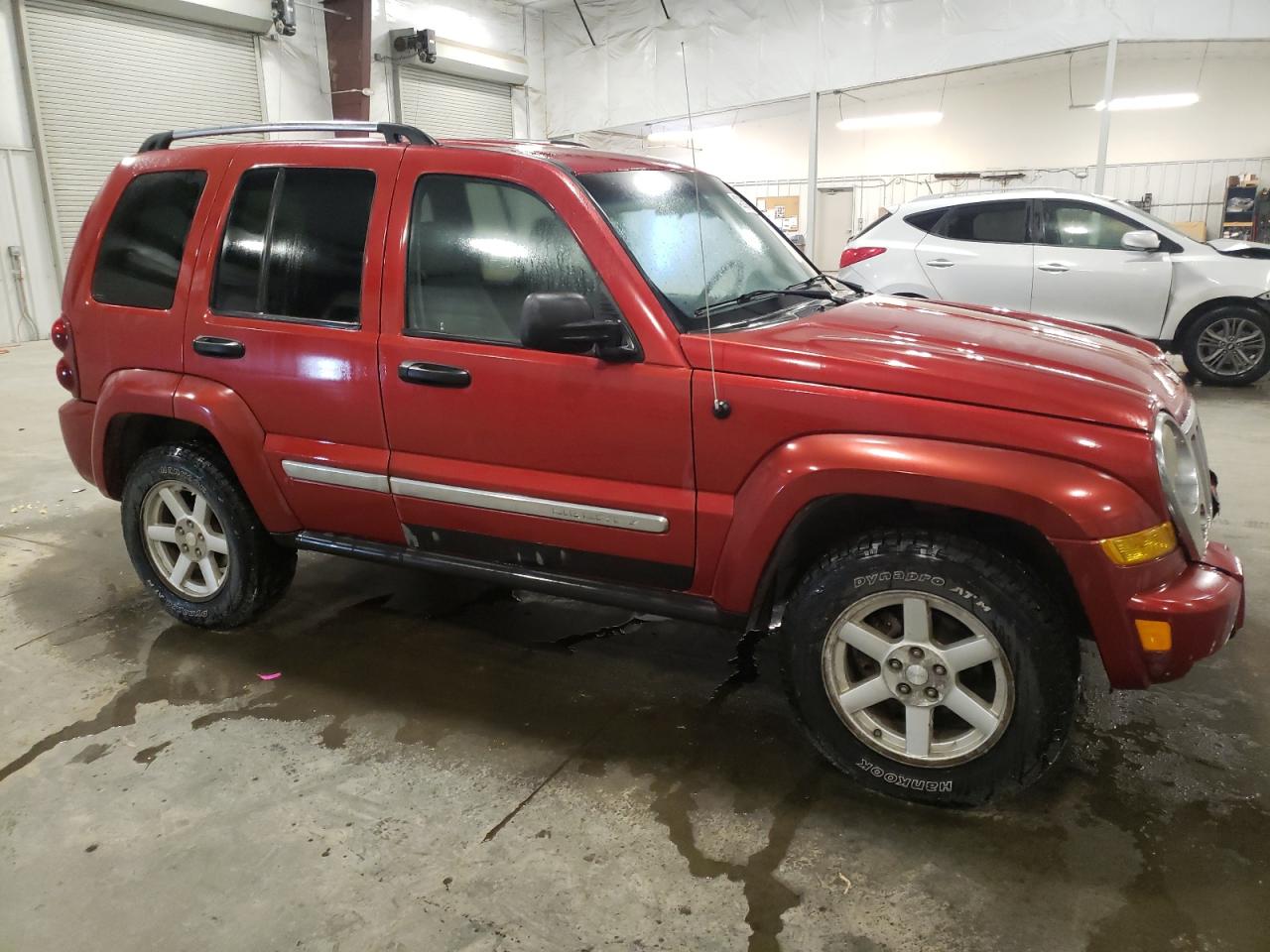 2005 Jeep Liberty (North America) - Image 4