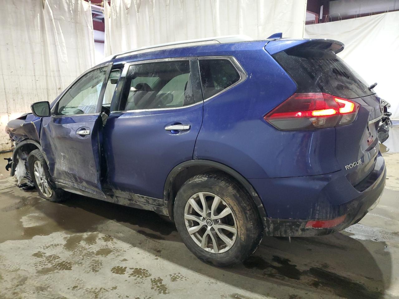 2020 Nissan Rogue - Image 2