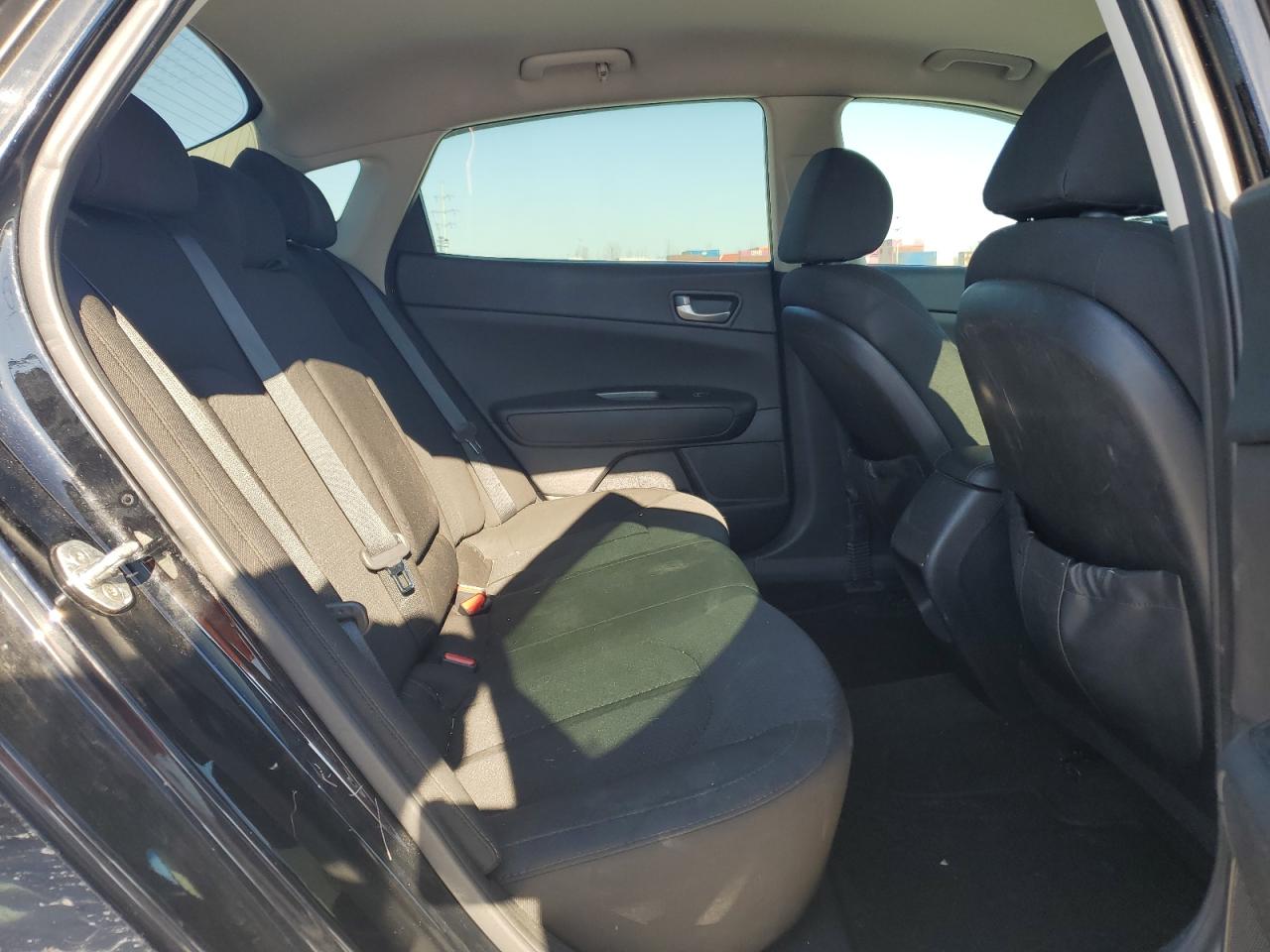 2017 Kia Optima - Image 10