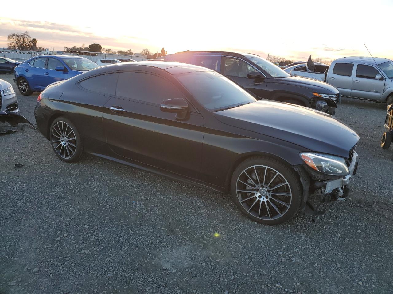 VIN WDDWJ4JB5HF417272 2017 MERCEDES-BENZ C-CLASS no.4