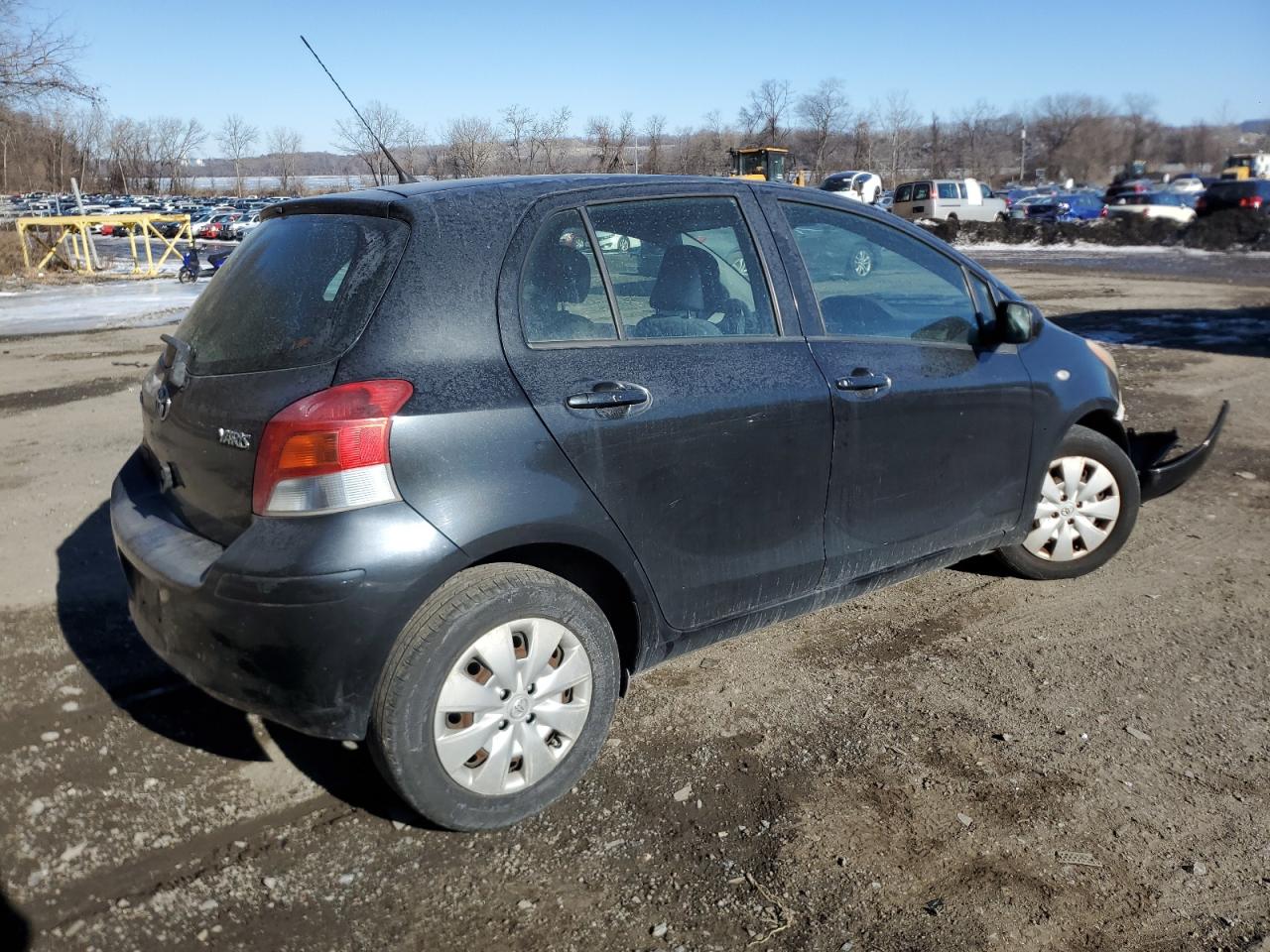2010 Toyota Yaris - Image 3