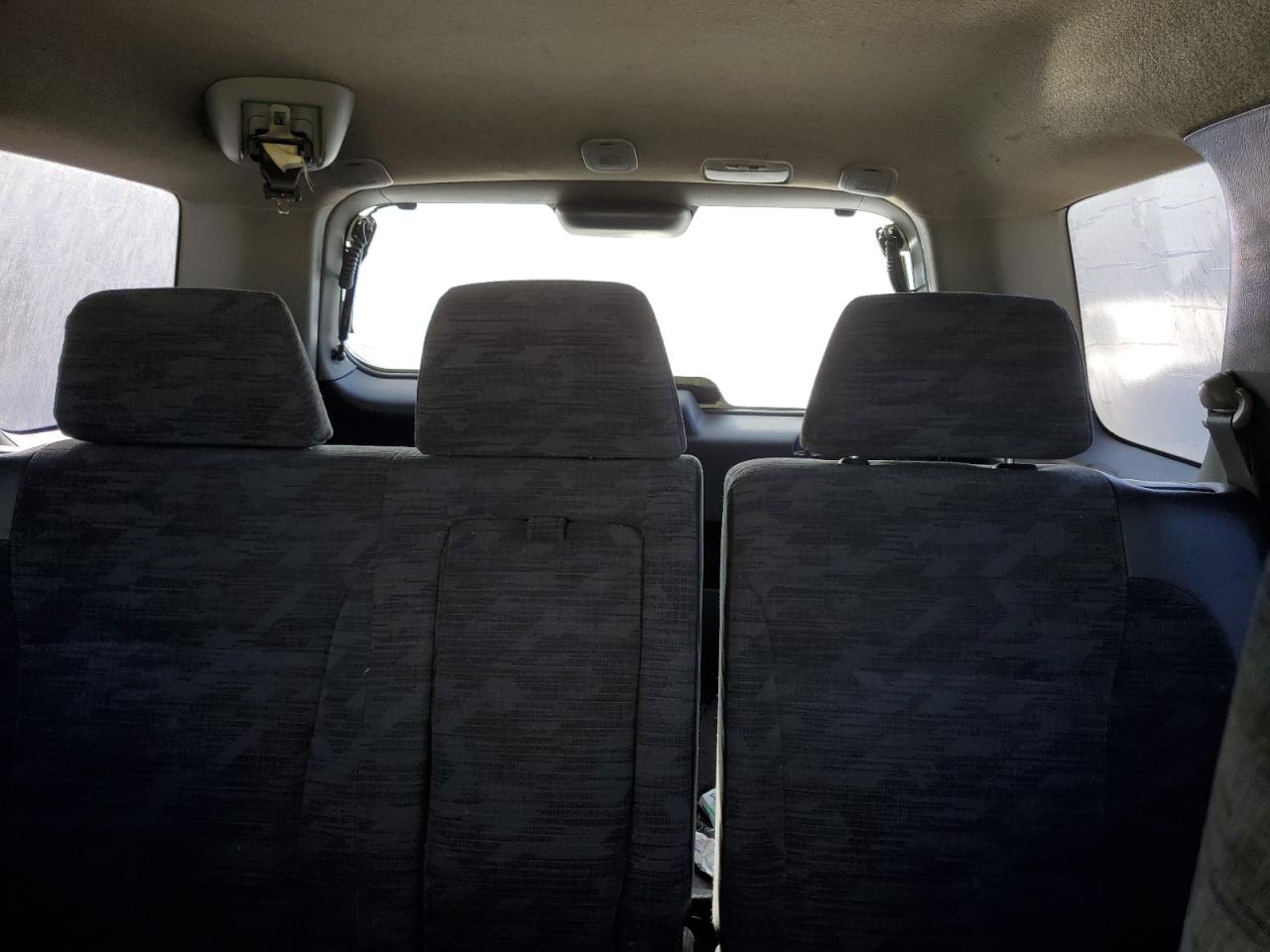 2004 Honda CR-V - Image 10