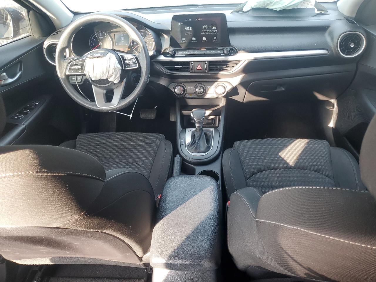 2020 Kia Forte - Image 8
