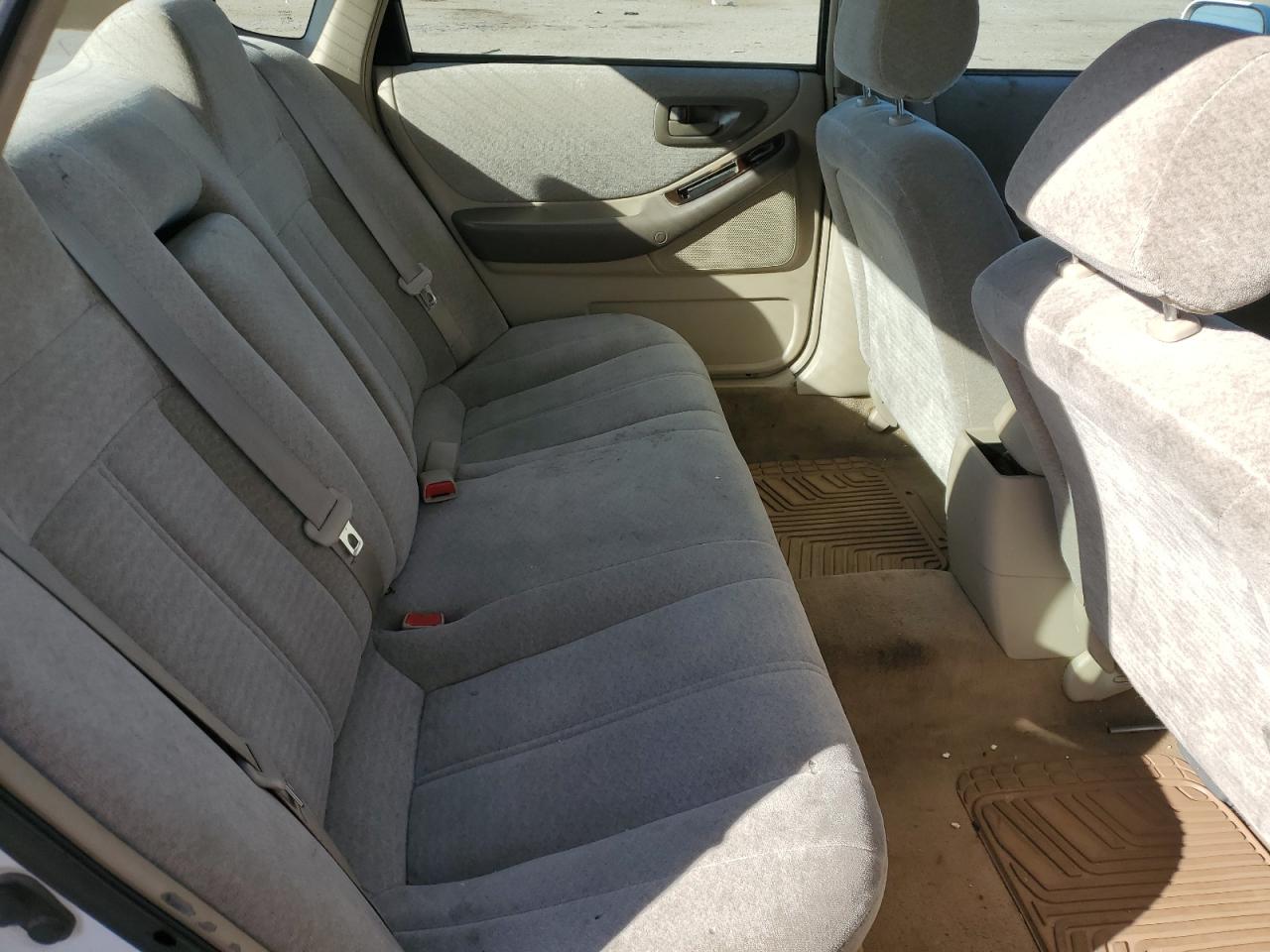 1999 Toyota Avalon - Image 10