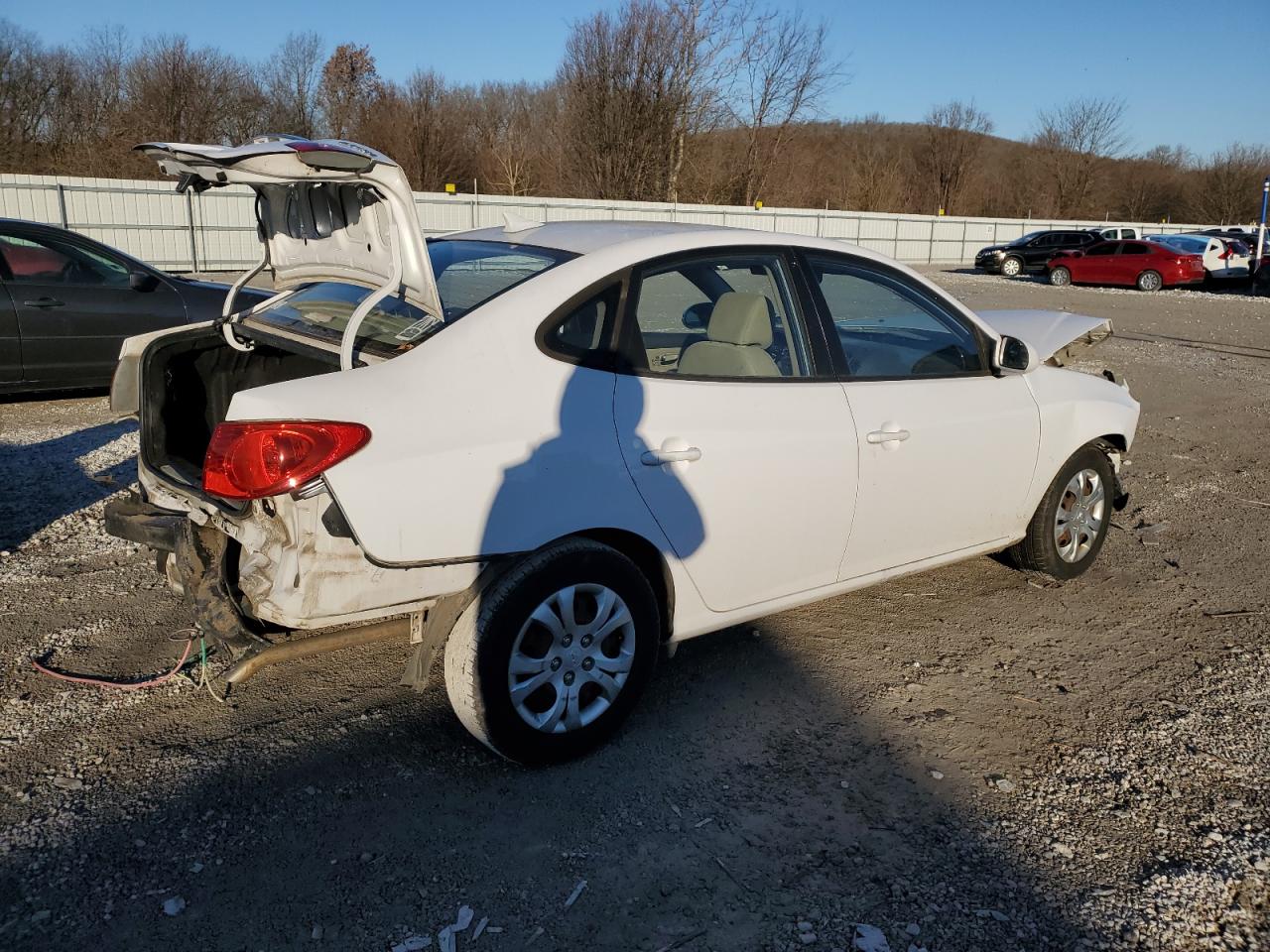 2010 Hyundai Elantra - Image 3