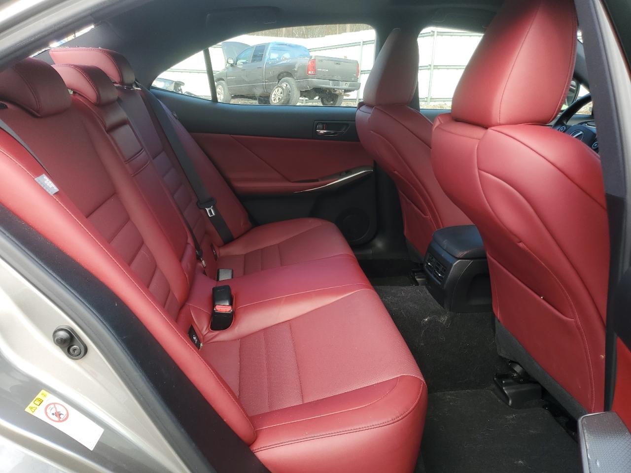 2016 Lexus IS - Image 10