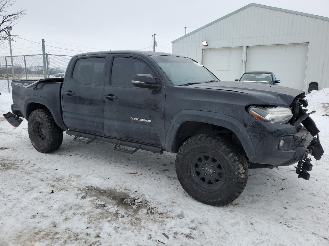 2017 Toyota Tacoma - Image 4