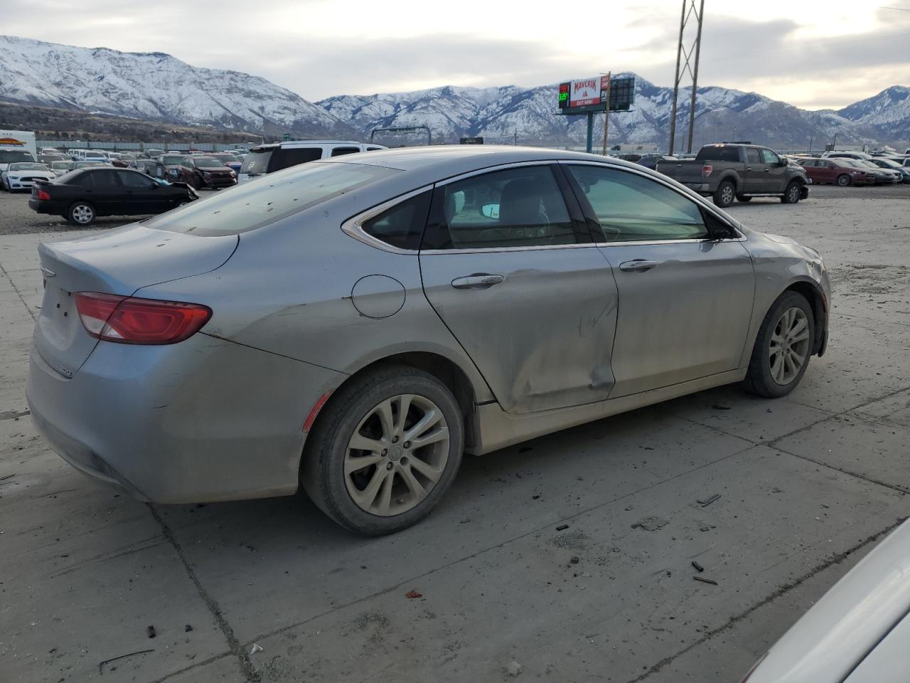 2015 Chrysler 200 - Image 3