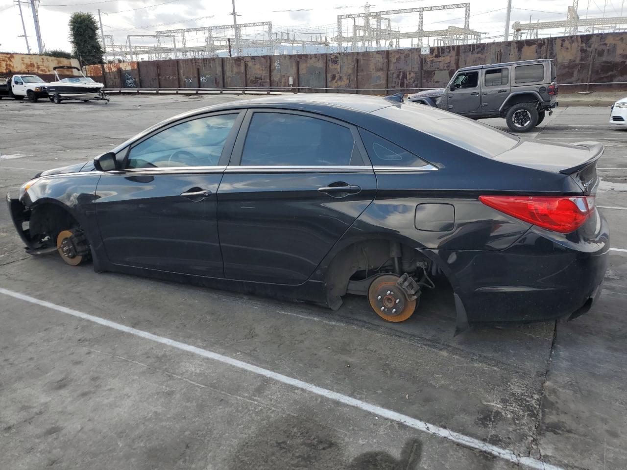 2013 Hyundai Sonata - Image 2