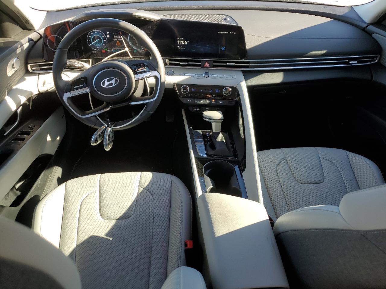 2024 Hyundai Elantra - Image 8