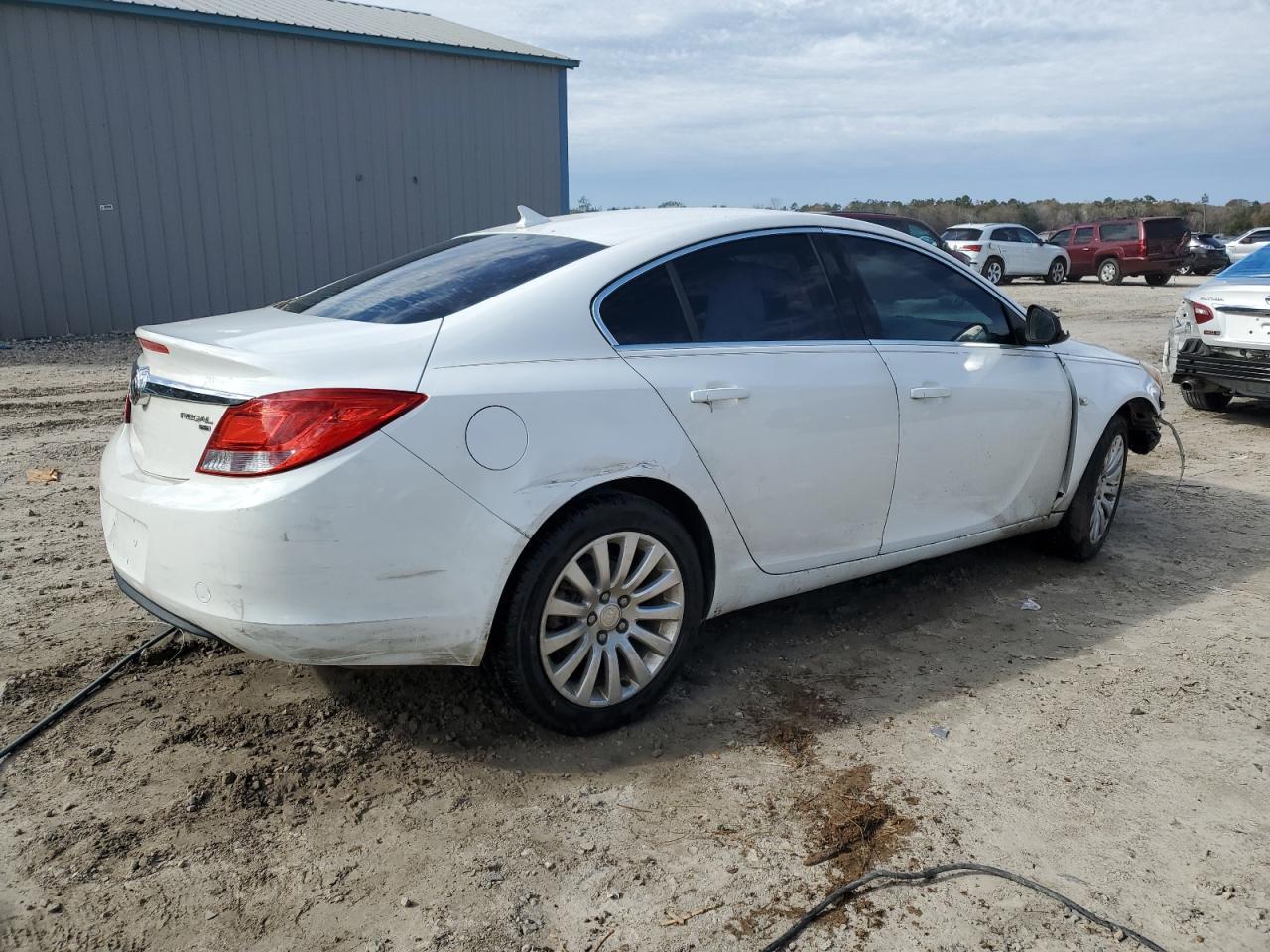 2011 Buick Regal - Image 3