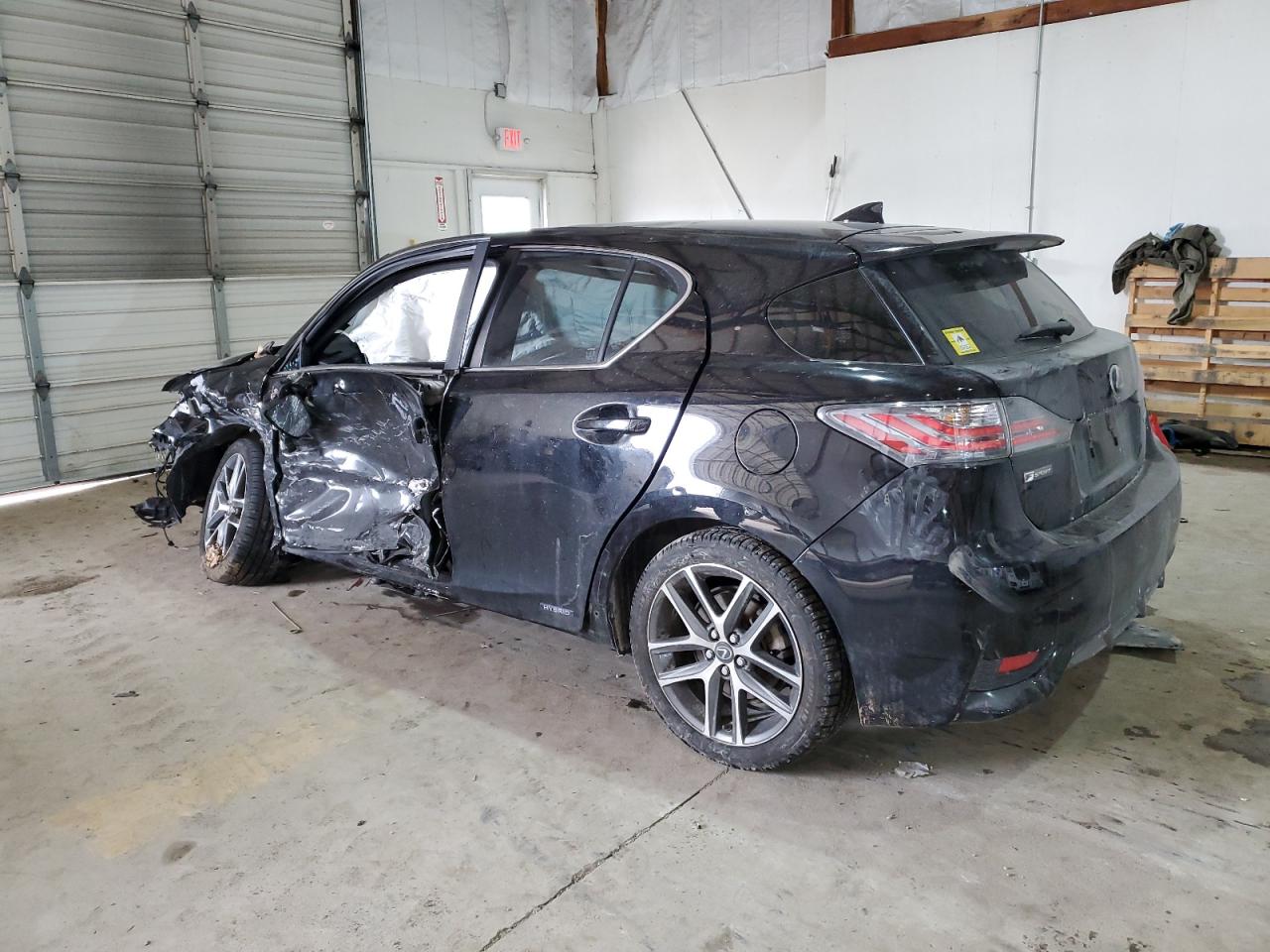 2015 Lexus CT - Image 2