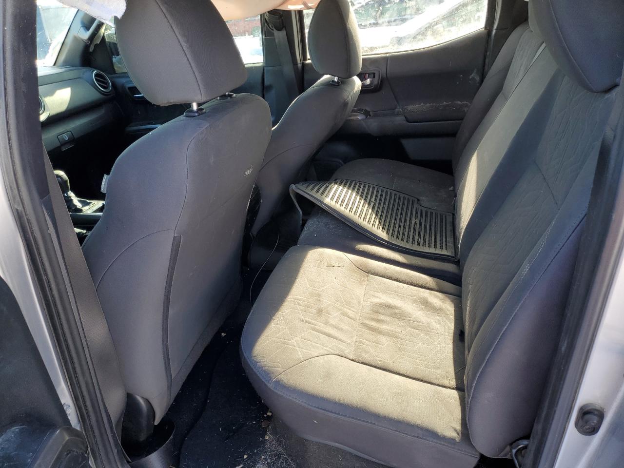 2016 Toyota Tacoma - Image 11