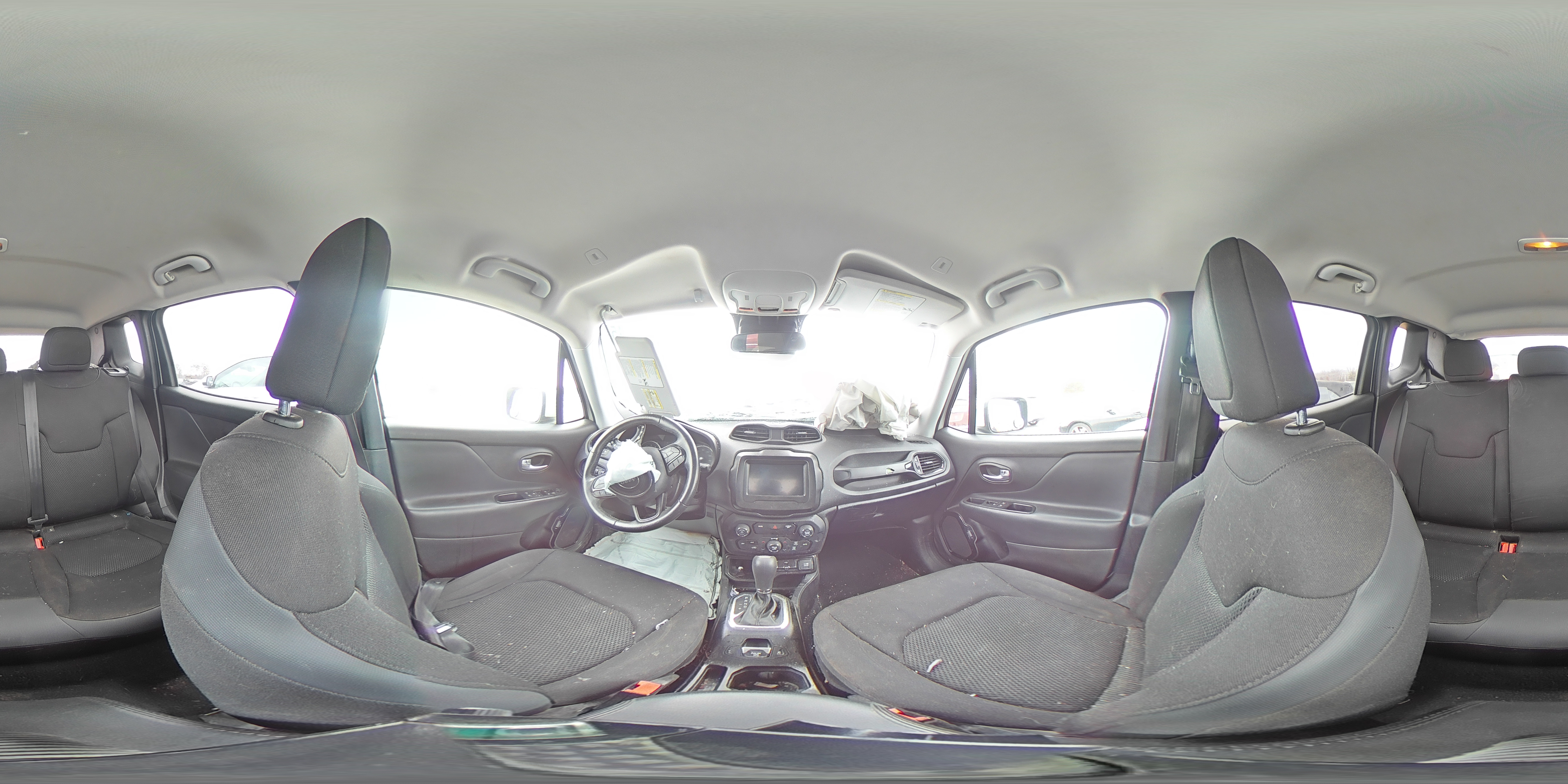 2018 Jeep Renegade - Image 13