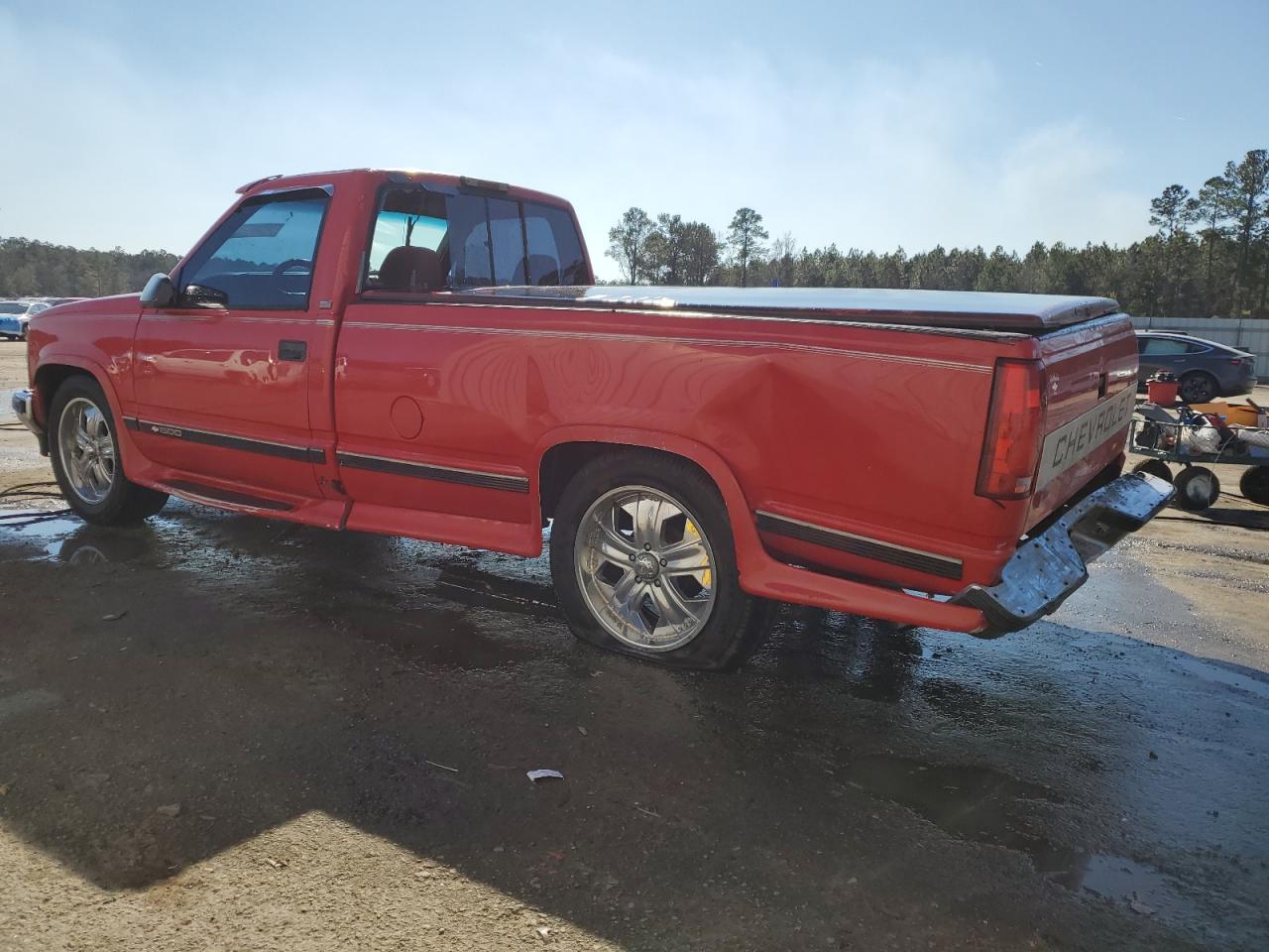 1995 Chevrolet GMT-400 - Image 2