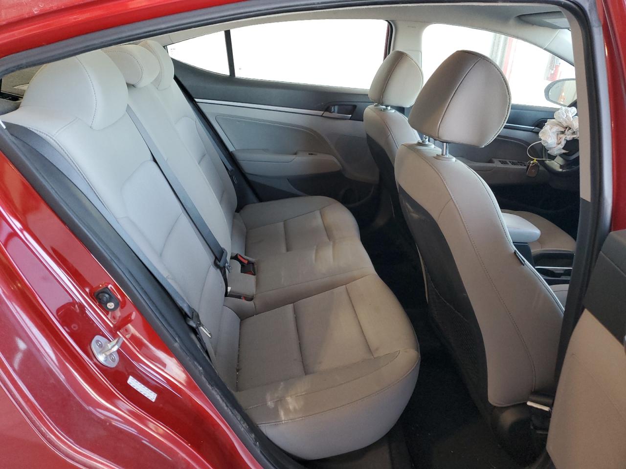 2017 Hyundai Elantra - Image 10