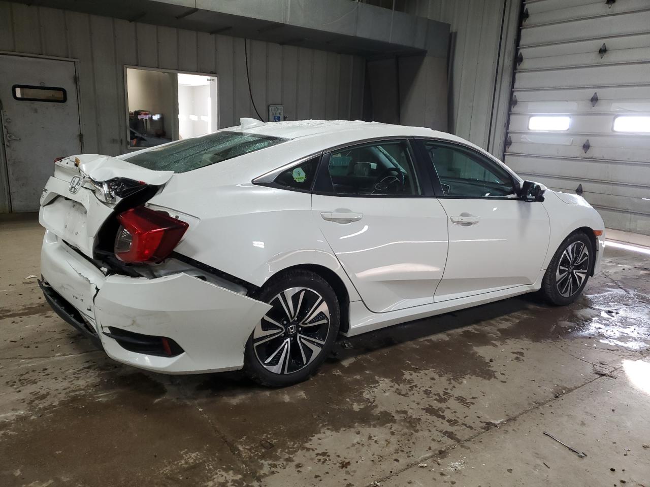 VIN 19XFC1F36GE027746 2016 HONDA CIVIC no.3