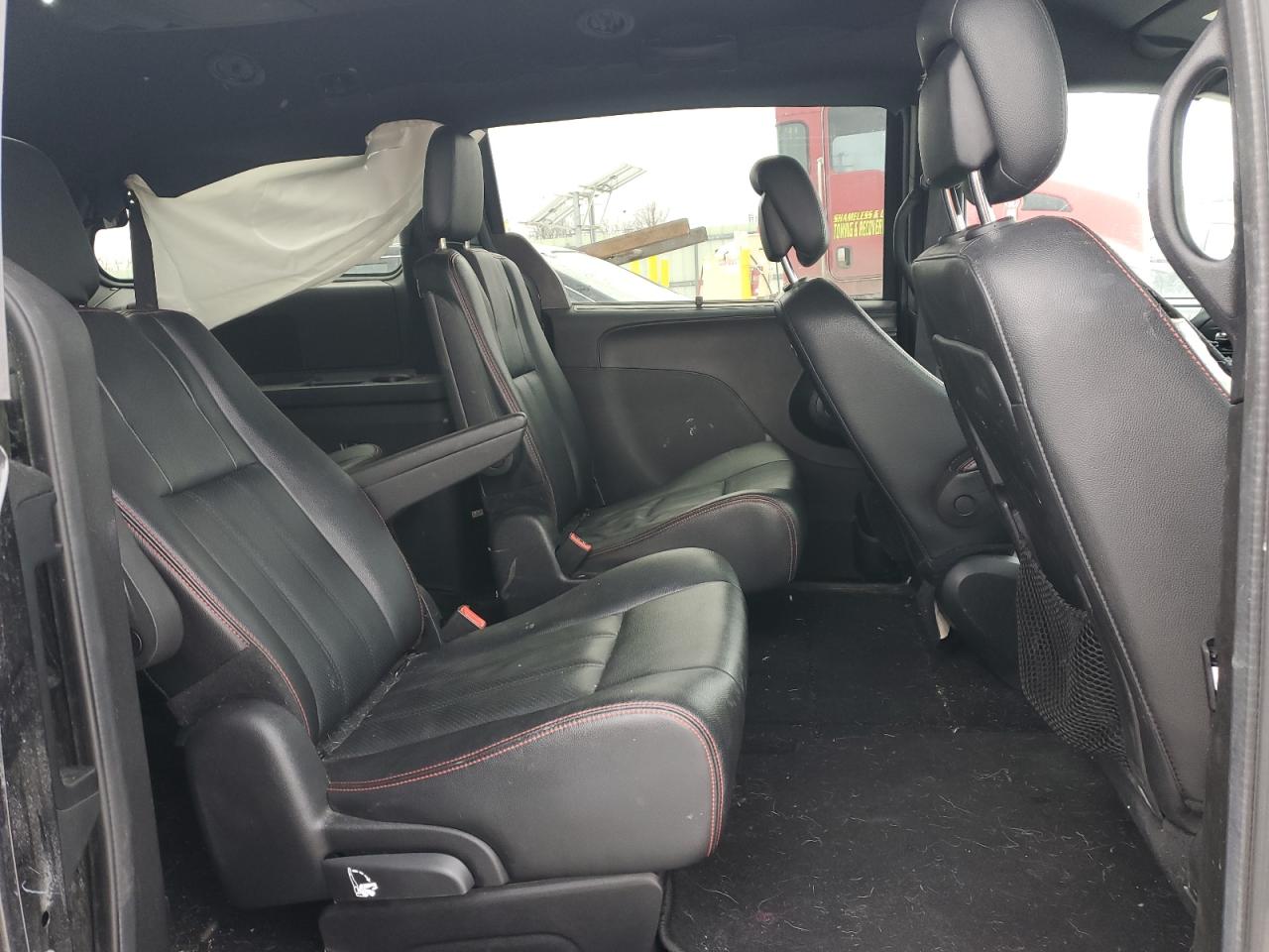 2019 Dodge Caravan - Image 11