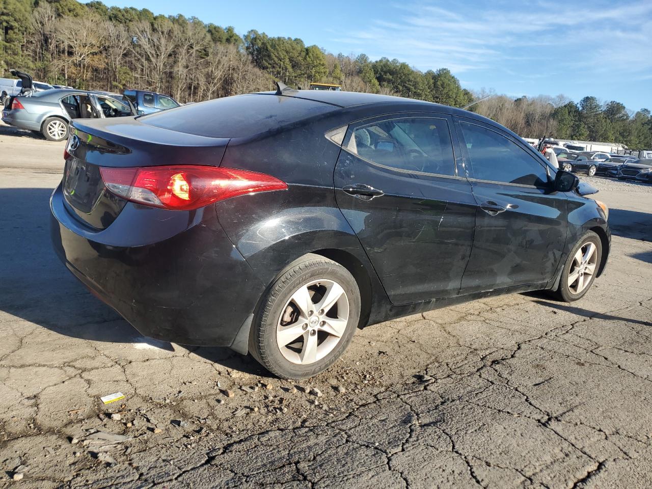 2013 Hyundai Elantra - Image 3