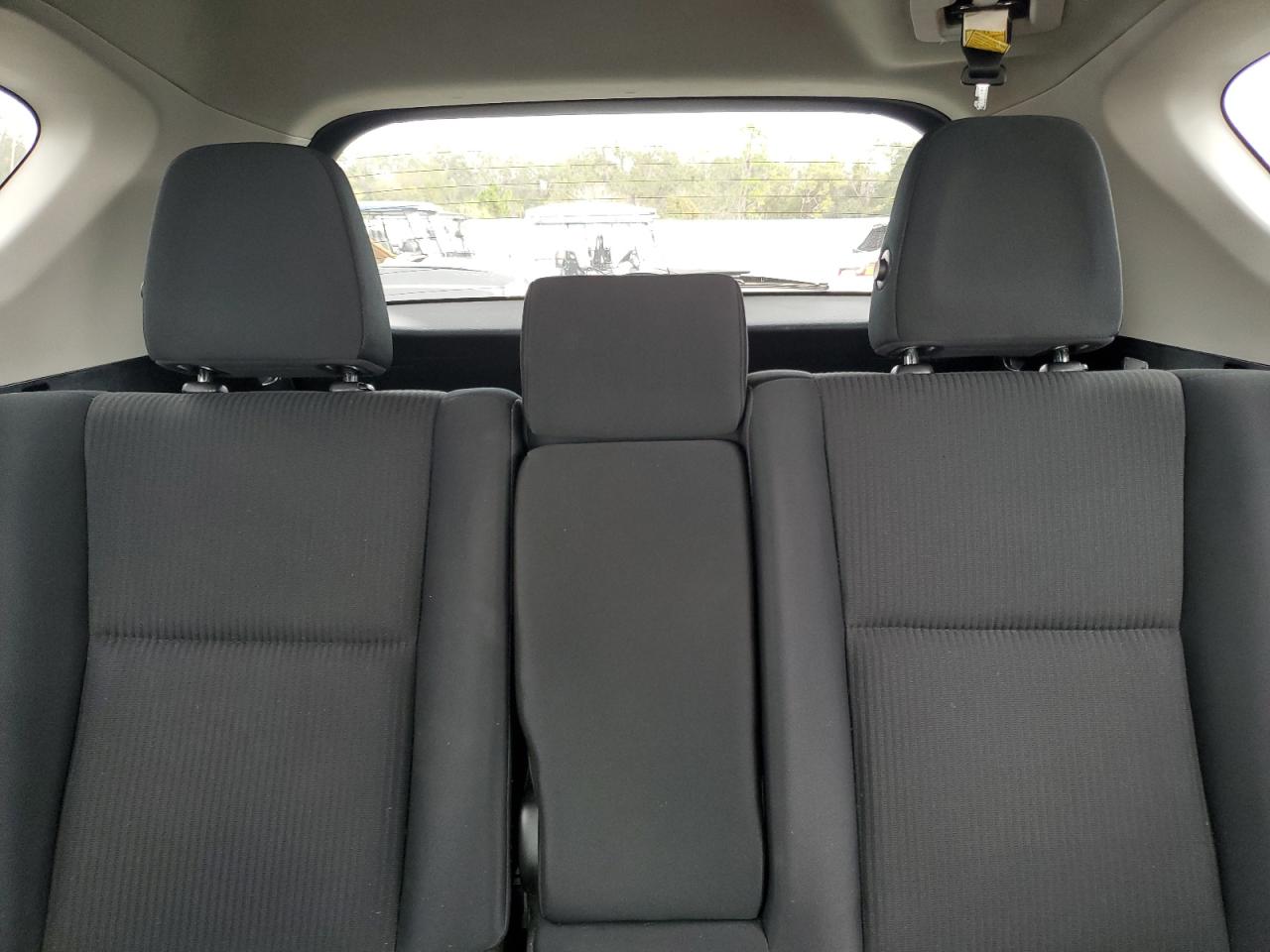 2015 Toyota RAV 4 - Image 10