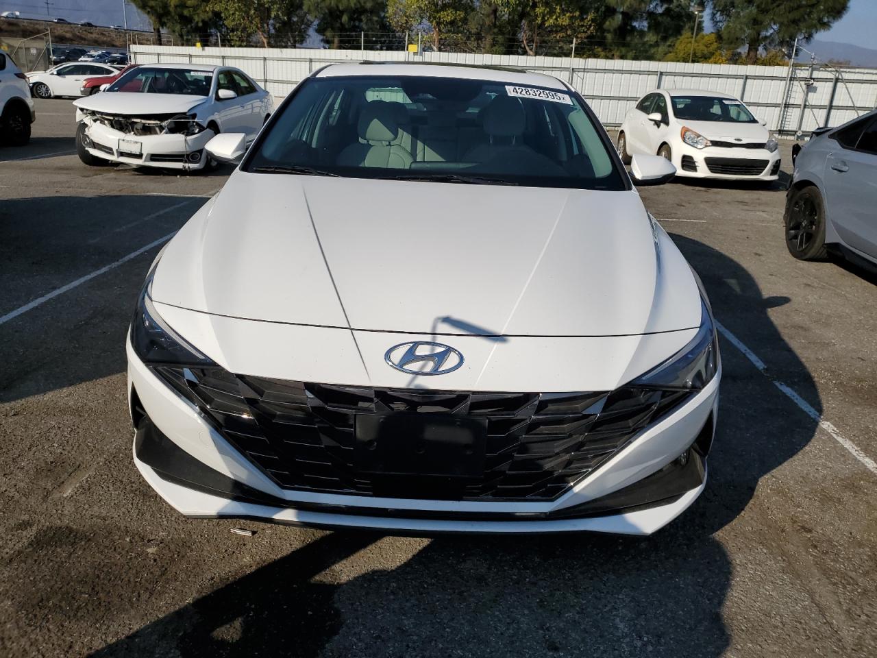 2023 Hyundai Elantra - Image 5