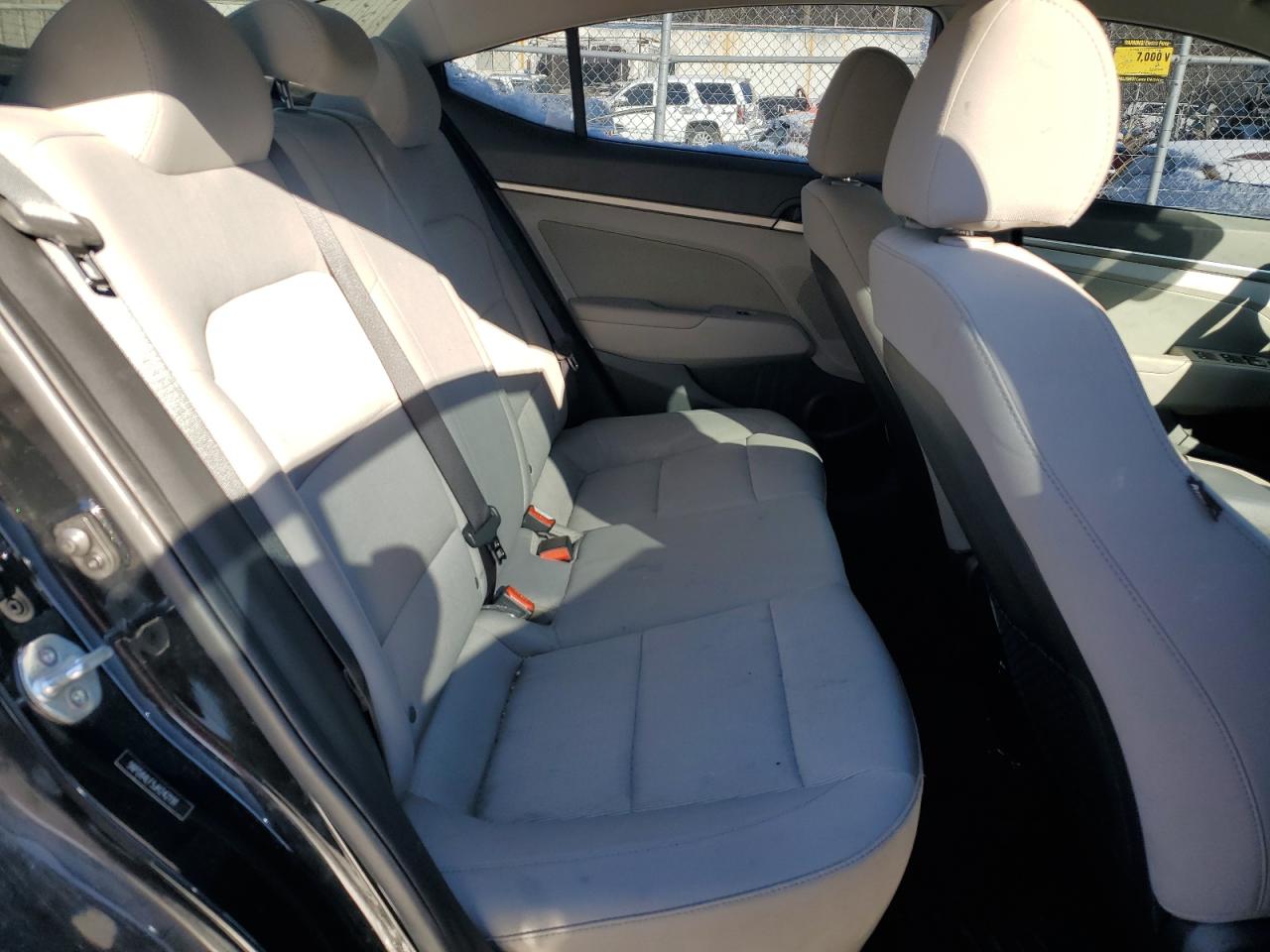 2018 Hyundai Elantra - Image 10