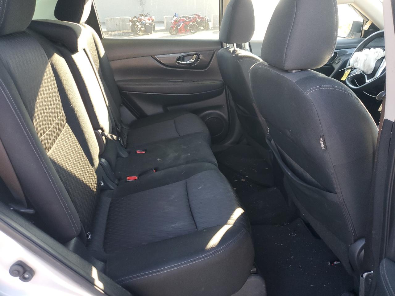 KNMAT2MV2JP567736 NISSAN ROGUE 2018
