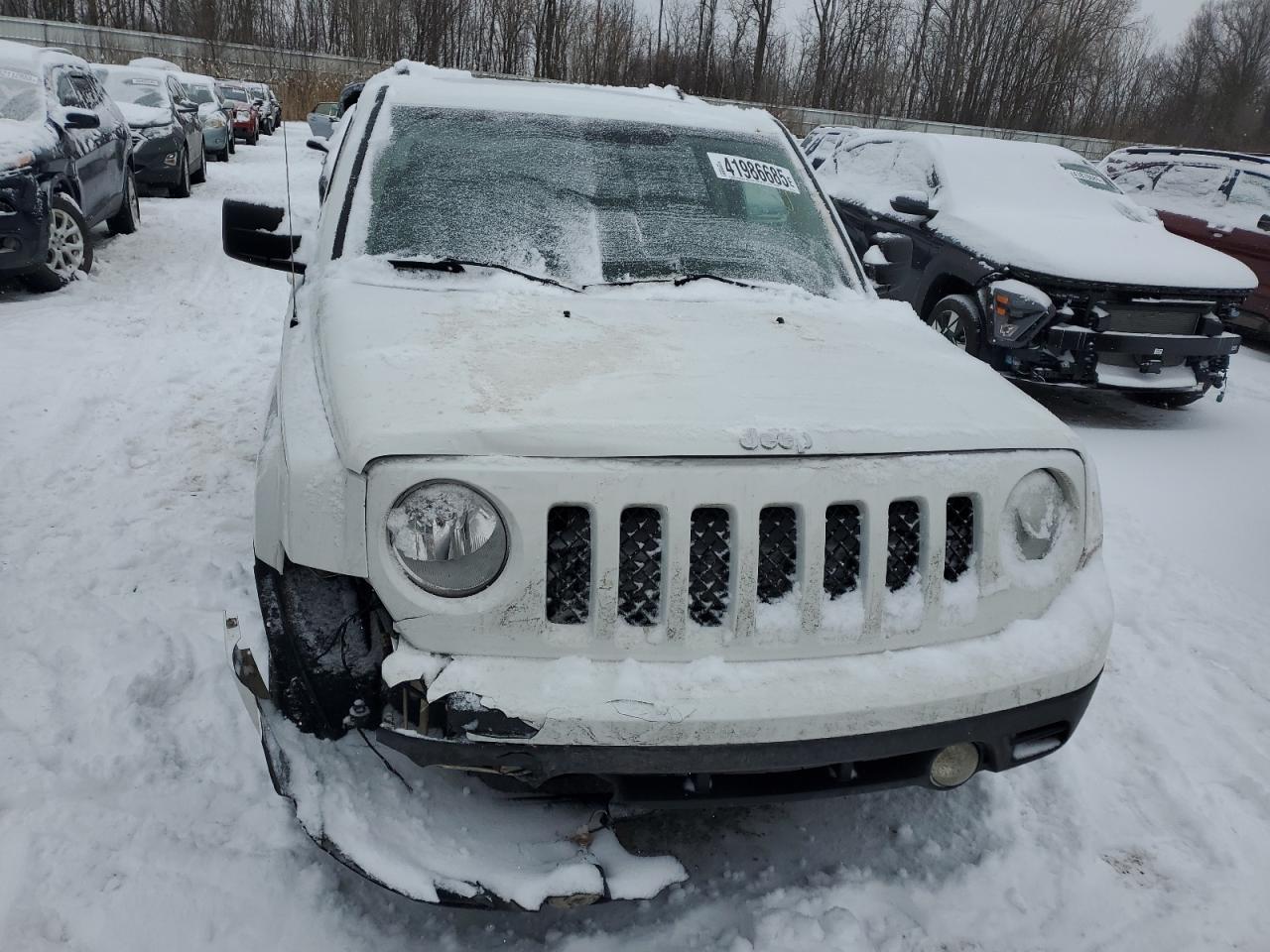 2015 Jeep Liberty (Patriot) - Image 5