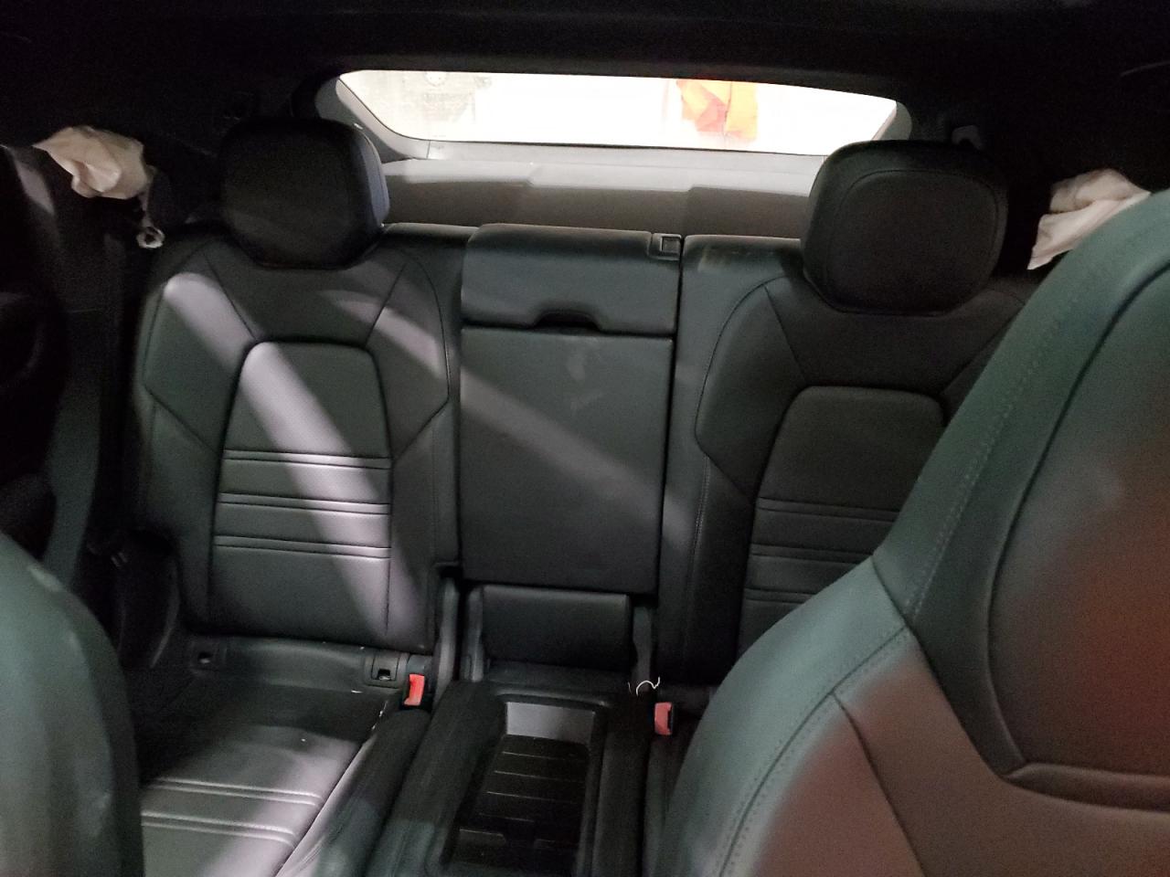 2020 Porsche Cayenne - Image 10