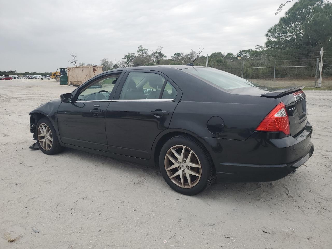 2012 Ford Fusion - Image 2