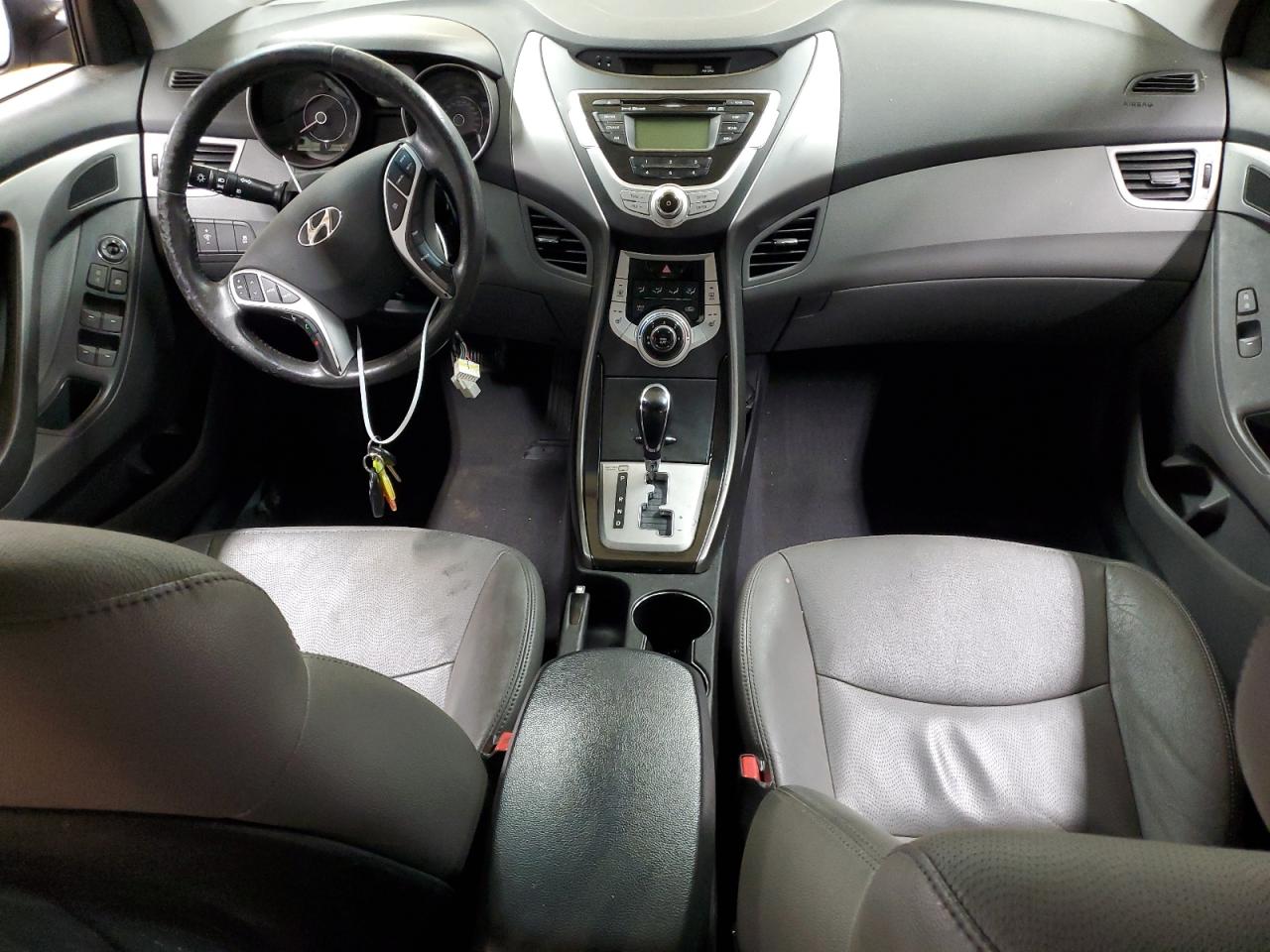 2011 Hyundai Elantra - Image 8