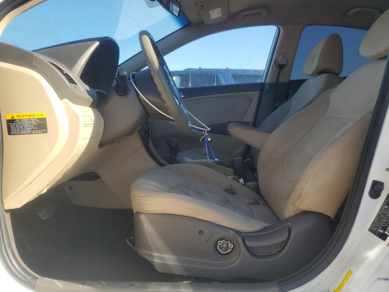 2013 Hyundai Accent - Image 7