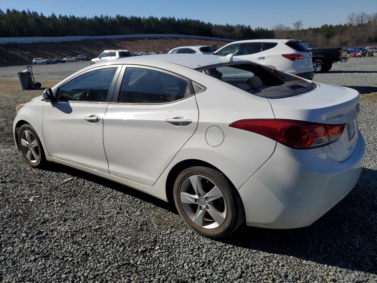 2013 Hyundai Elantra - Image 2