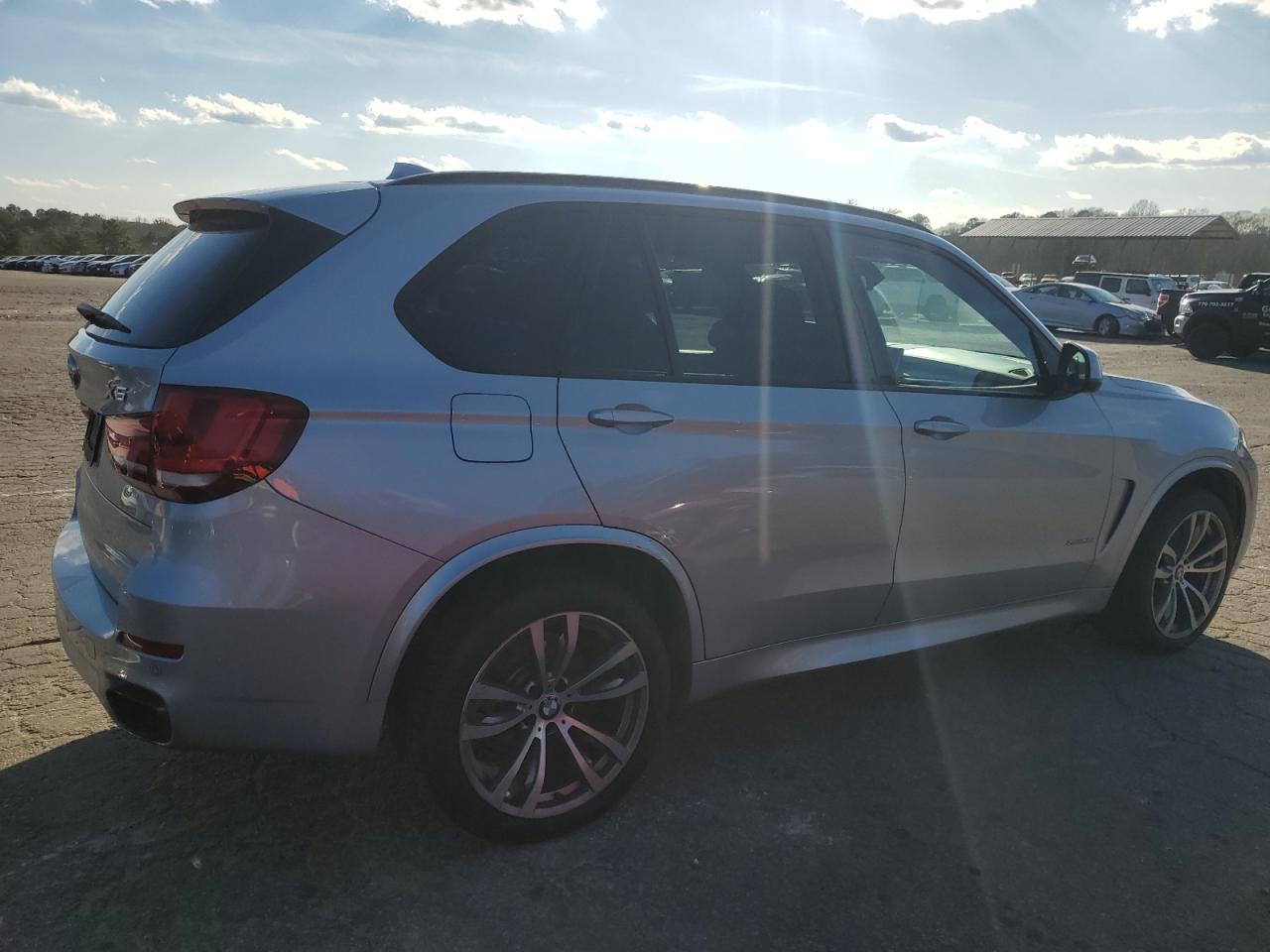 VIN 5UXKR6C50F0J74490 2015 BMW X5 no.3