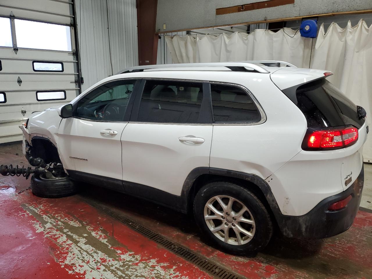 2018 Jeep Grand Cherokee - Image 2