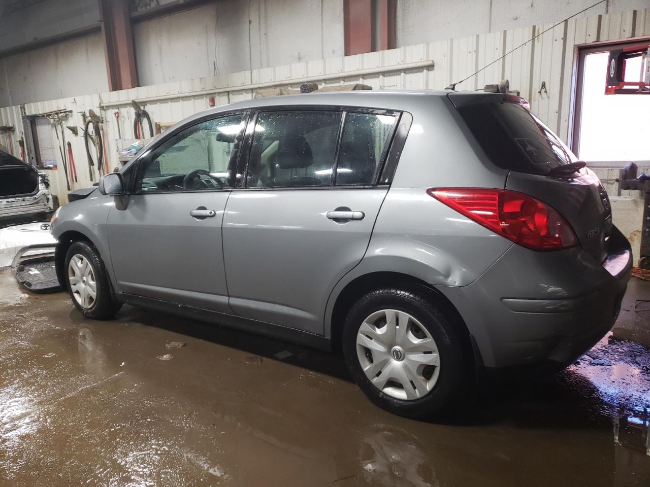2012 Nissan Versa - Image 2