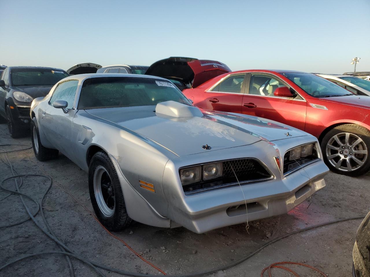 1977 Pontiac Firebird VIN: 2W87Z7N152633 Lot: 41438935