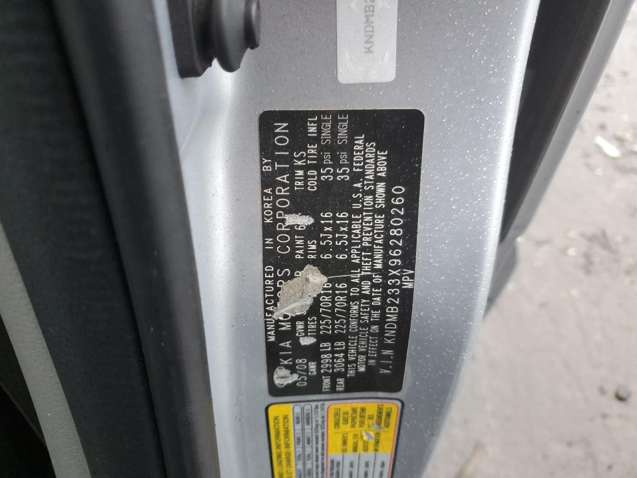 2009 Kia Sedona - Image 13