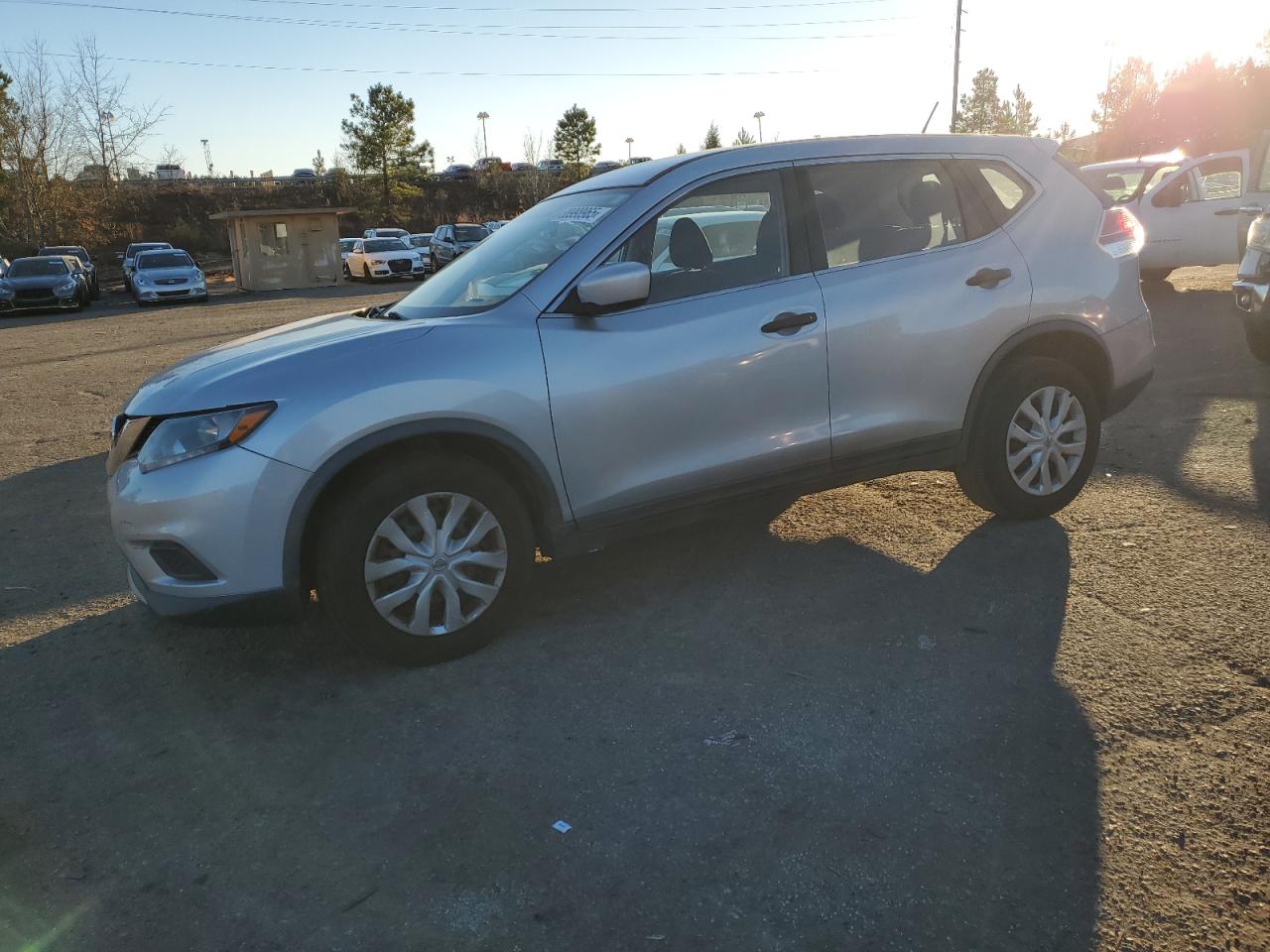 2016 Nissan Rogue - Image 1