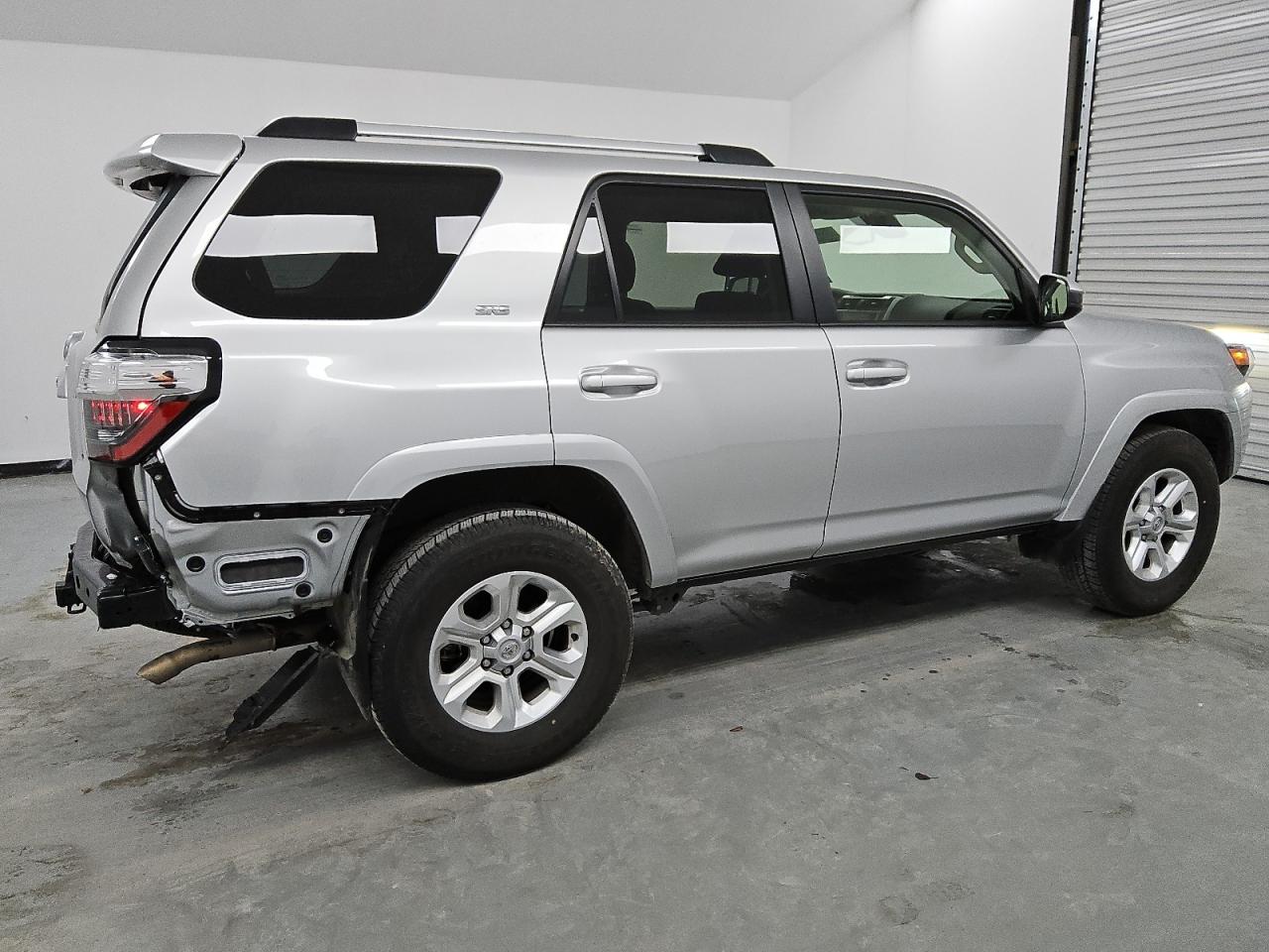 VIN JTEEU5JR2R5311817 2024 TOYOTA 4RUNNER no.3