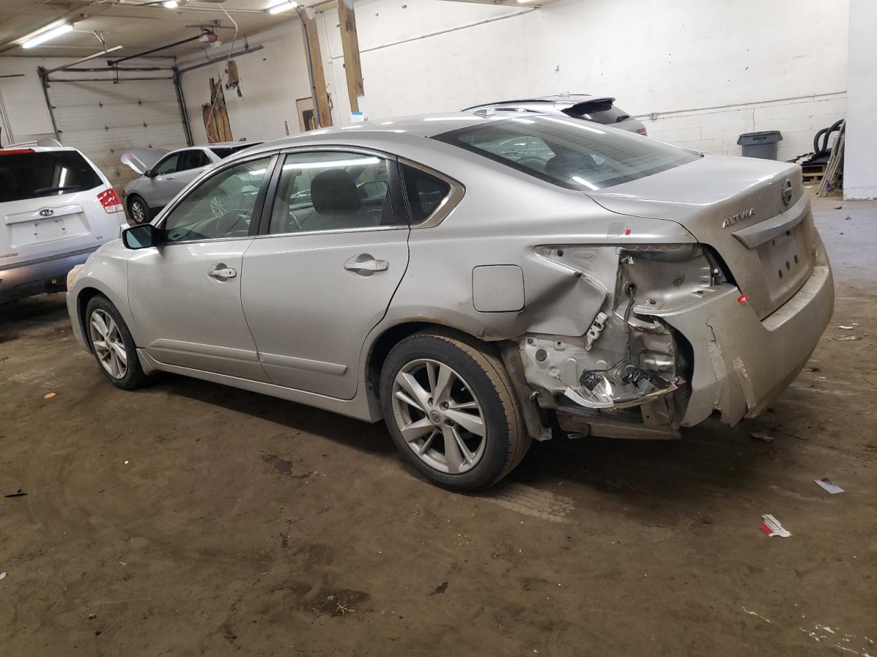 2014 Nissan Altima - Image 2