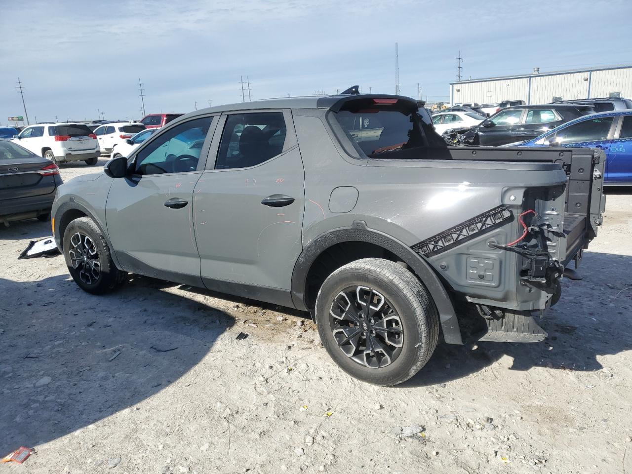 2022 Hyundai Santa Cruz - Image 2
