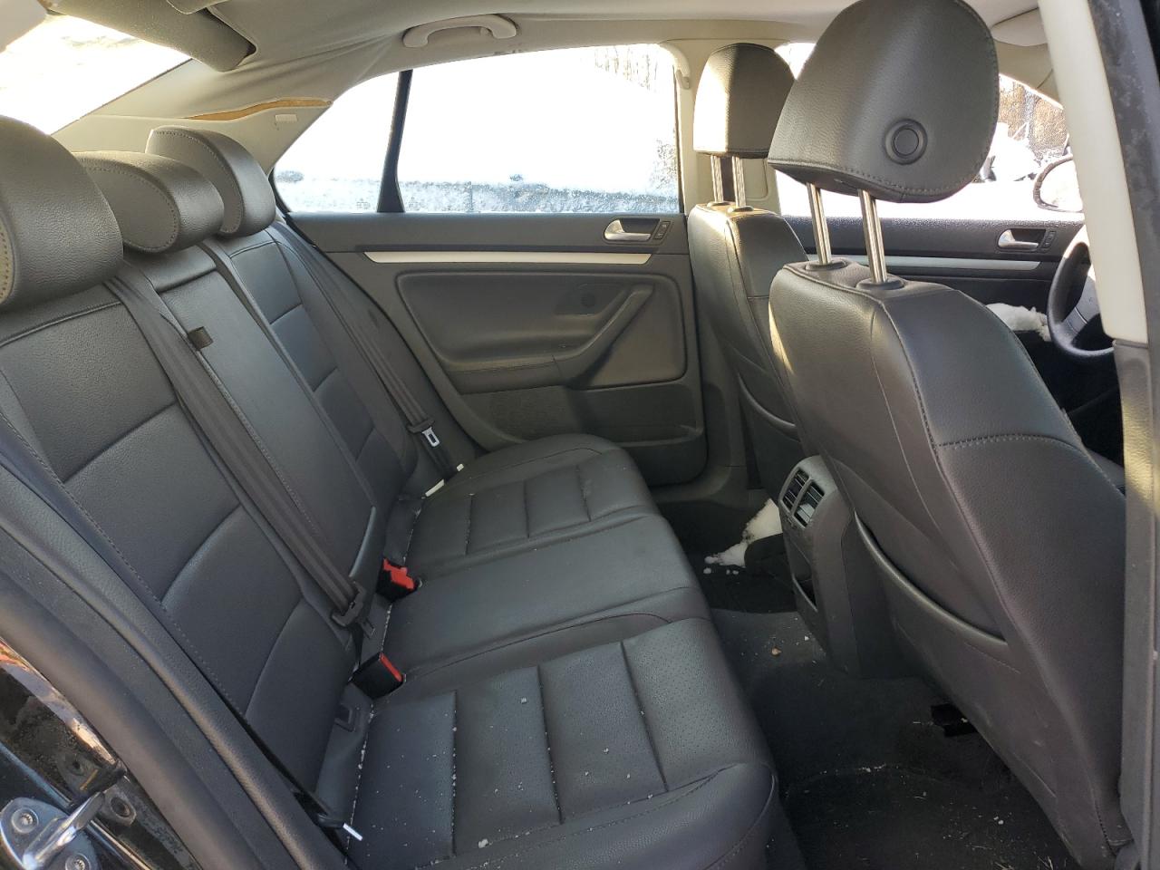 2006 Volkswagen Jetta - Image 10