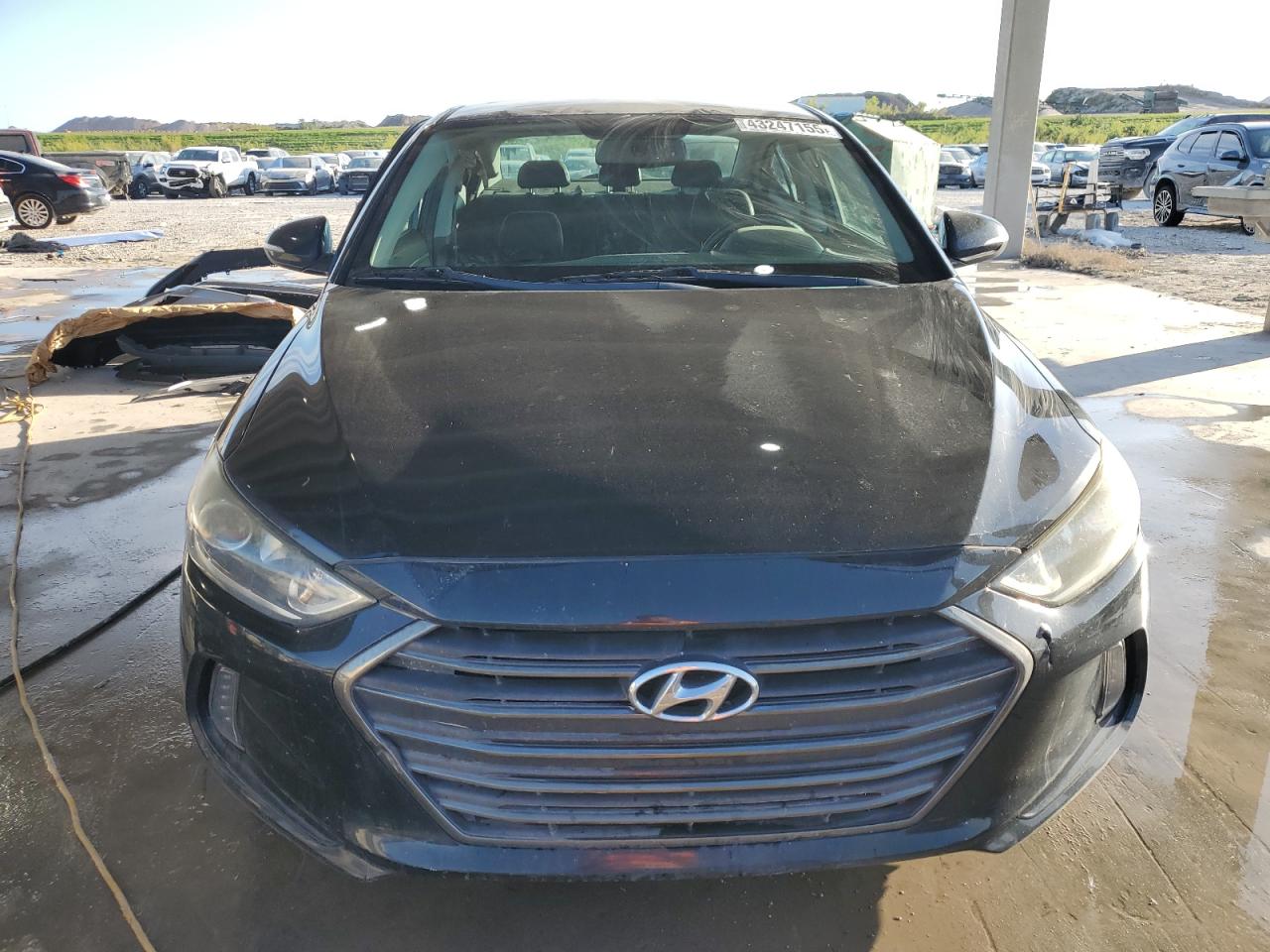 2017 Hyundai Elantra - Image 5