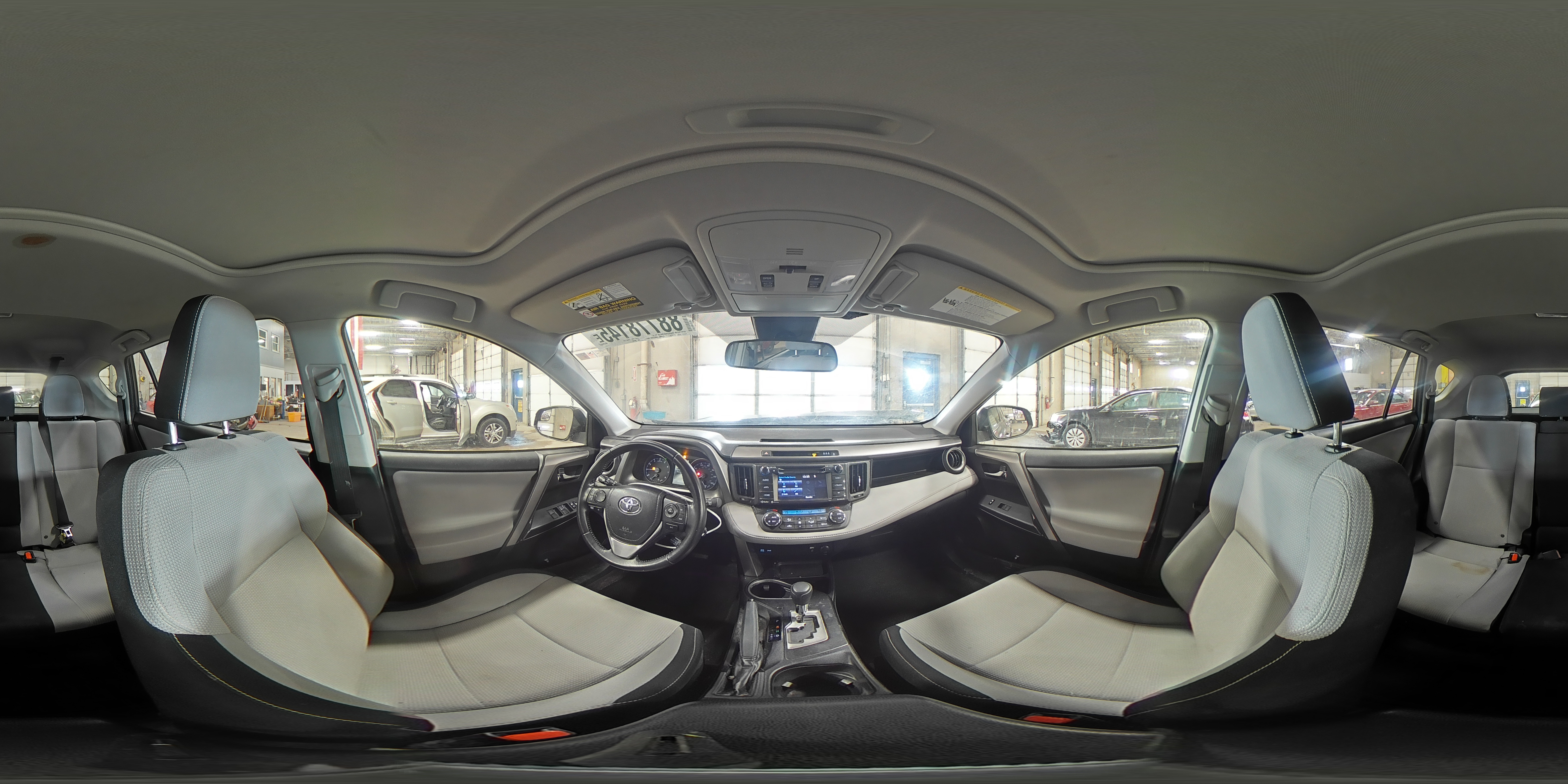 2017 Toyota RAV 4 - Image 14