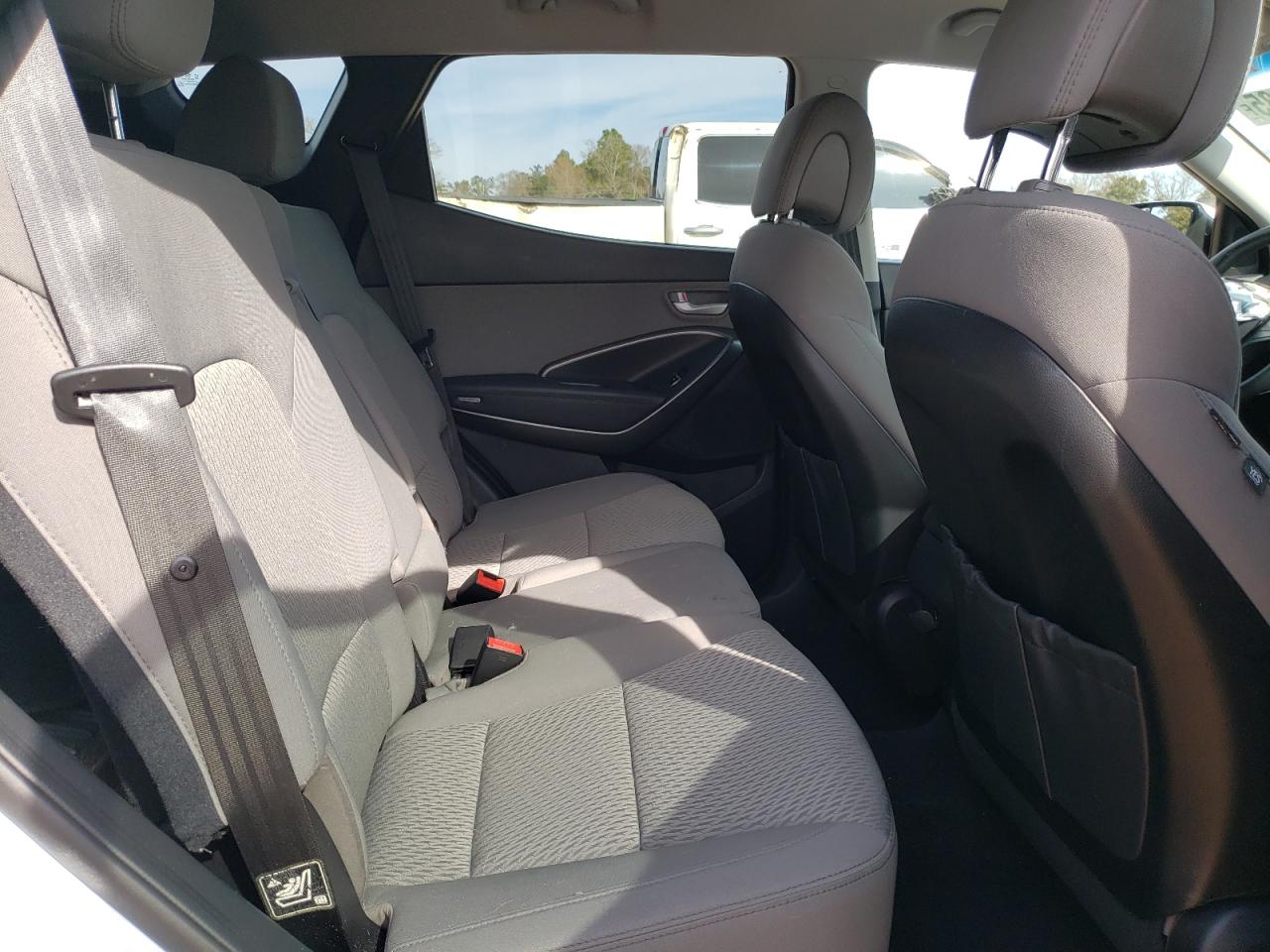 2018 Hyundai Santa Fe - Image 12