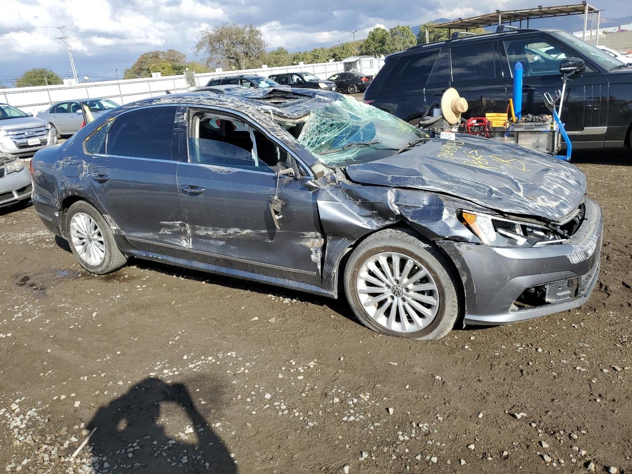 2017 Volkswagen Passat - Image 4